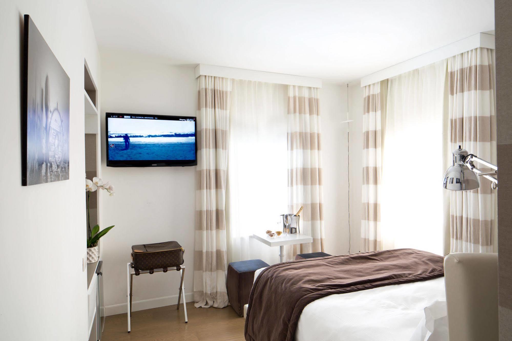 Bed & Breakfast Via Del Corso 3*