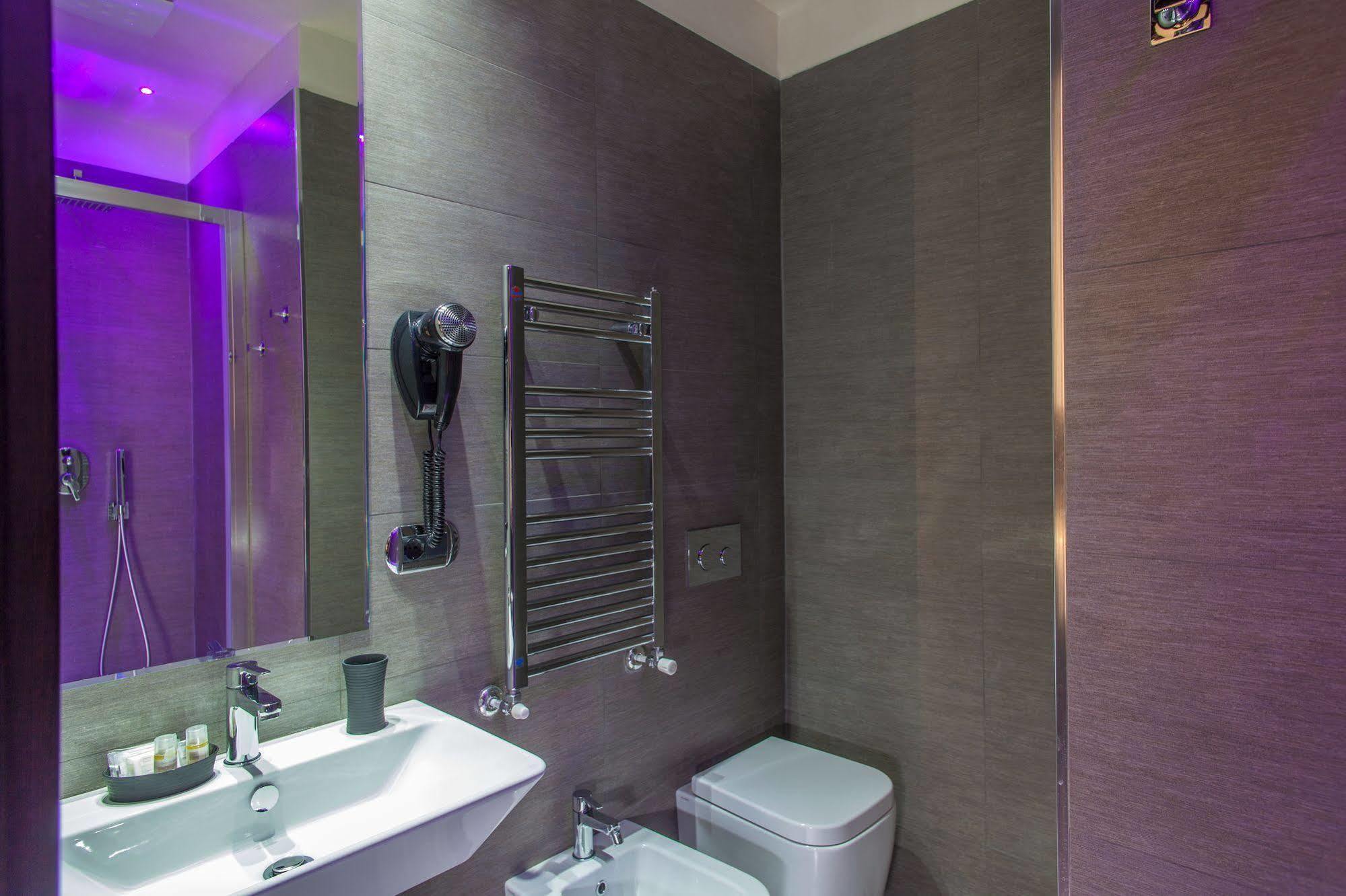 Residenza Doro- 24x7 Check-in Guest house Rome