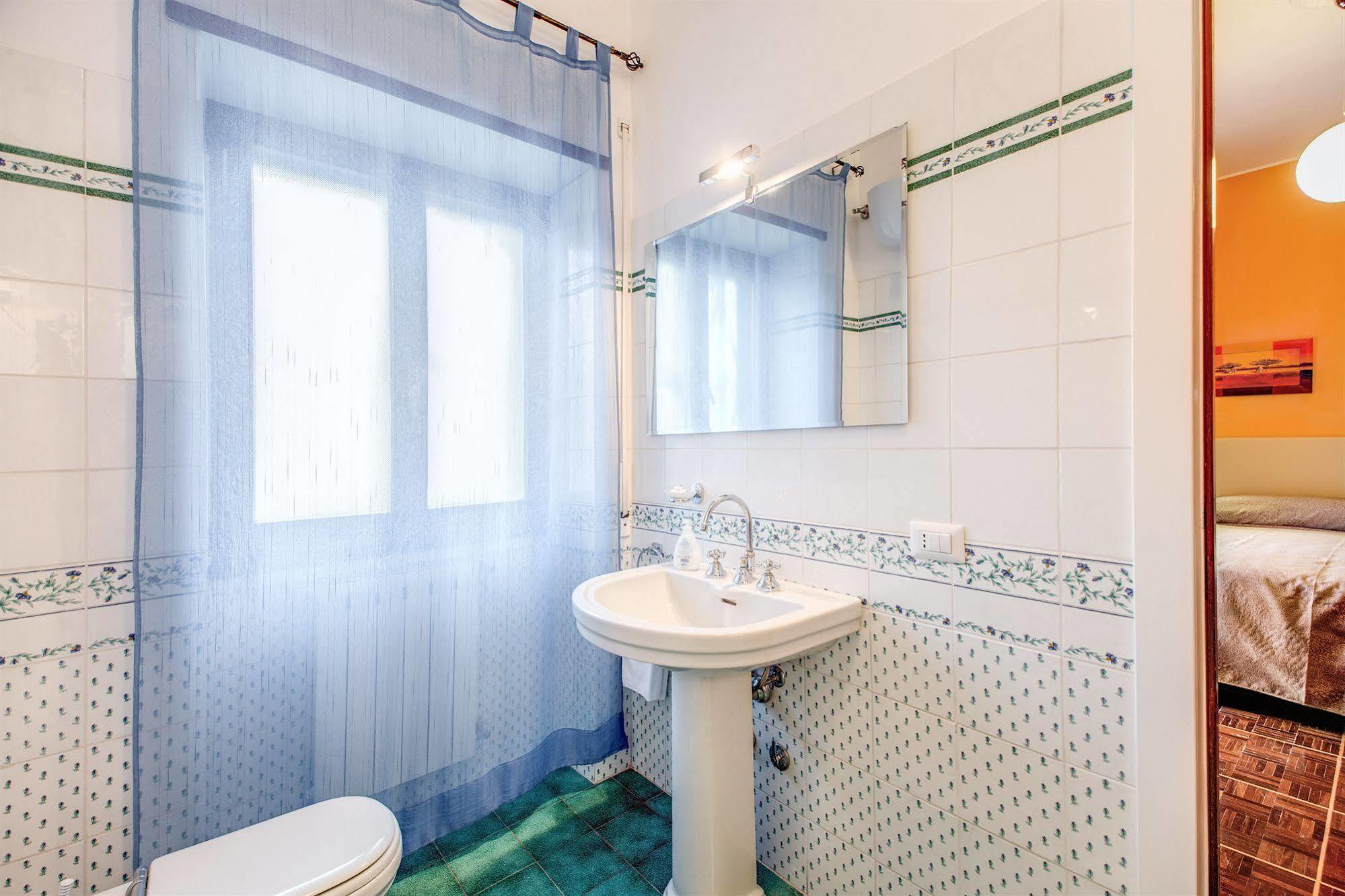 Bed & Breakfast Domus Cornelia Rome