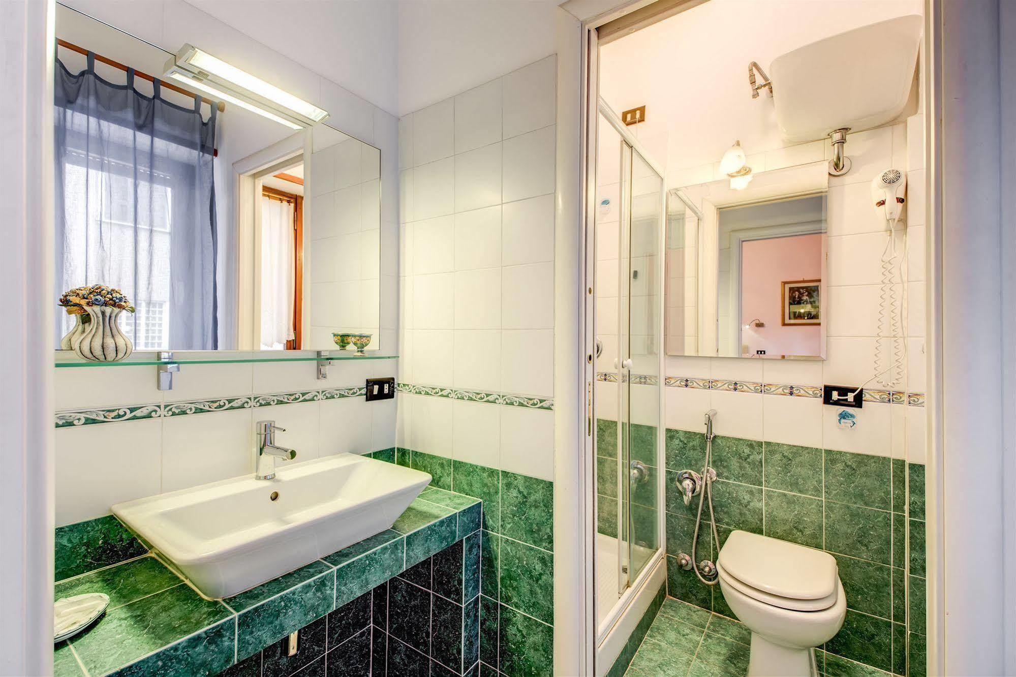 Domus Cornelia Bed & Breakfast 2*