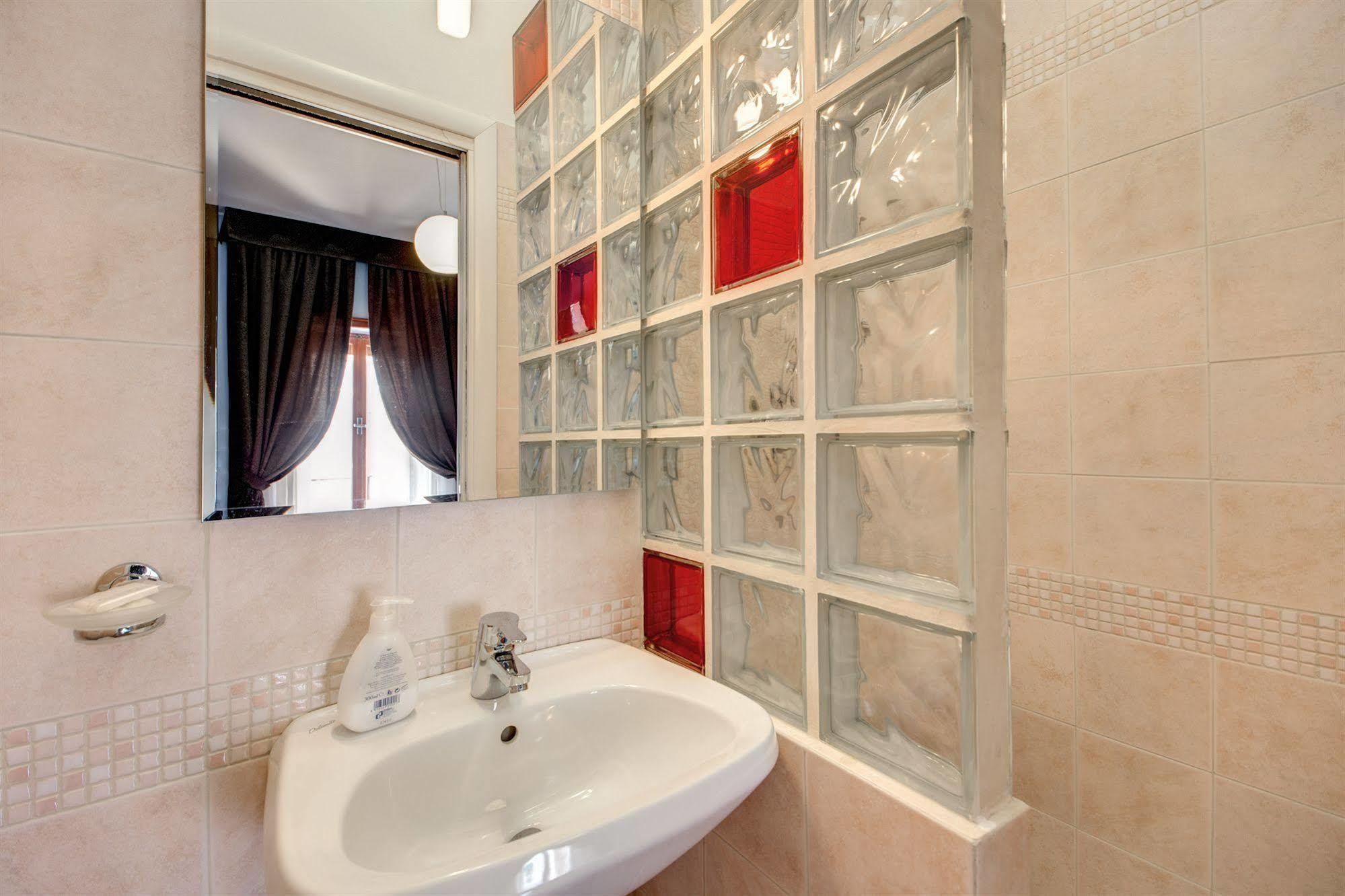 Domus Cornelia Bed & Breakfast Rome