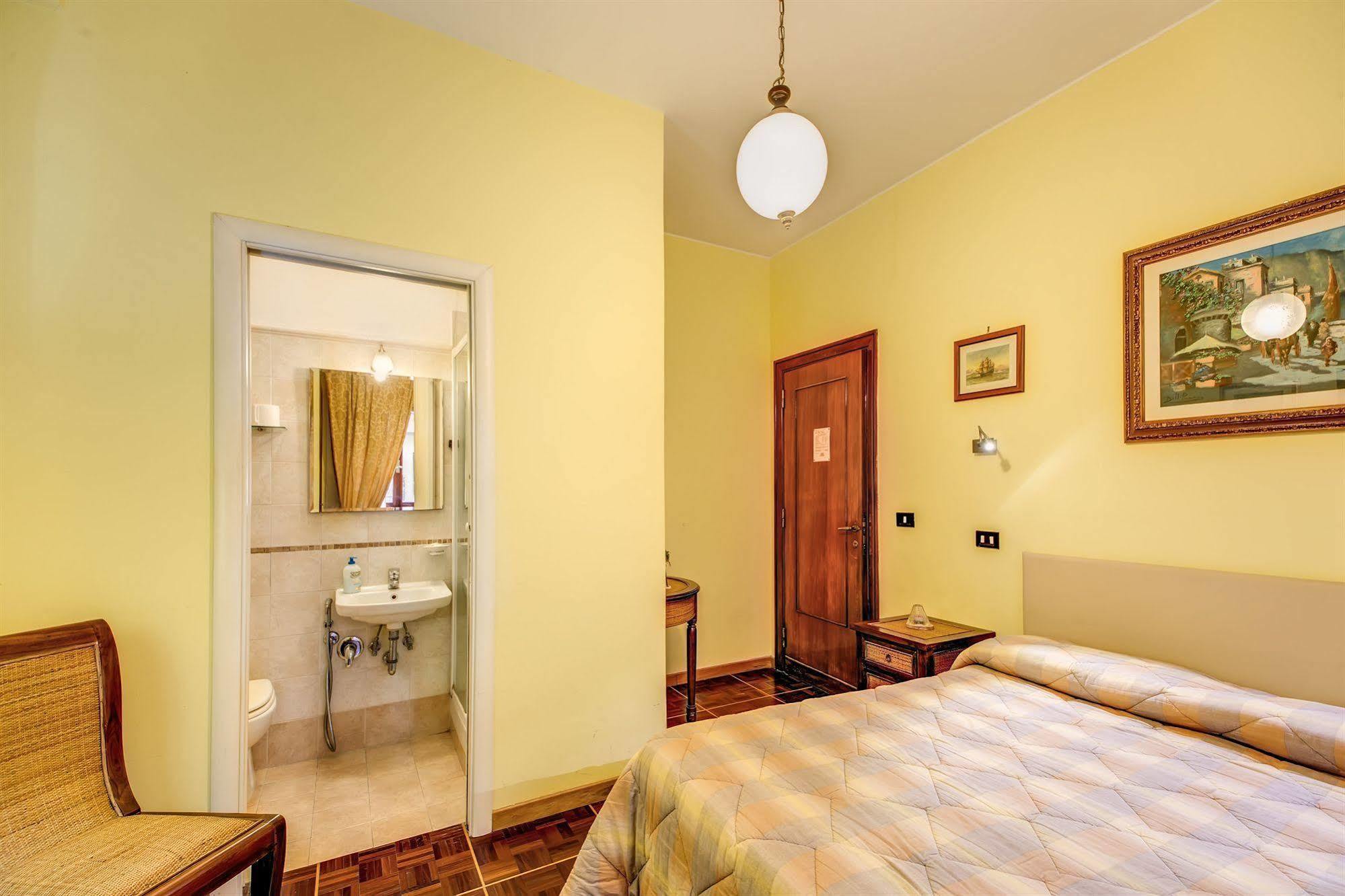 Domus Cornelia Bed & Breakfast 2*