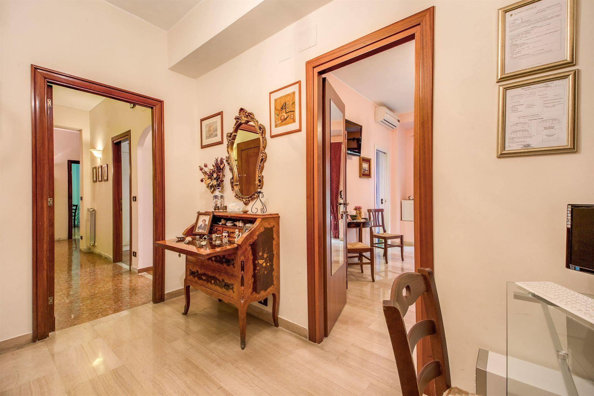 Domus Cornelia Bed & Breakfast 2*