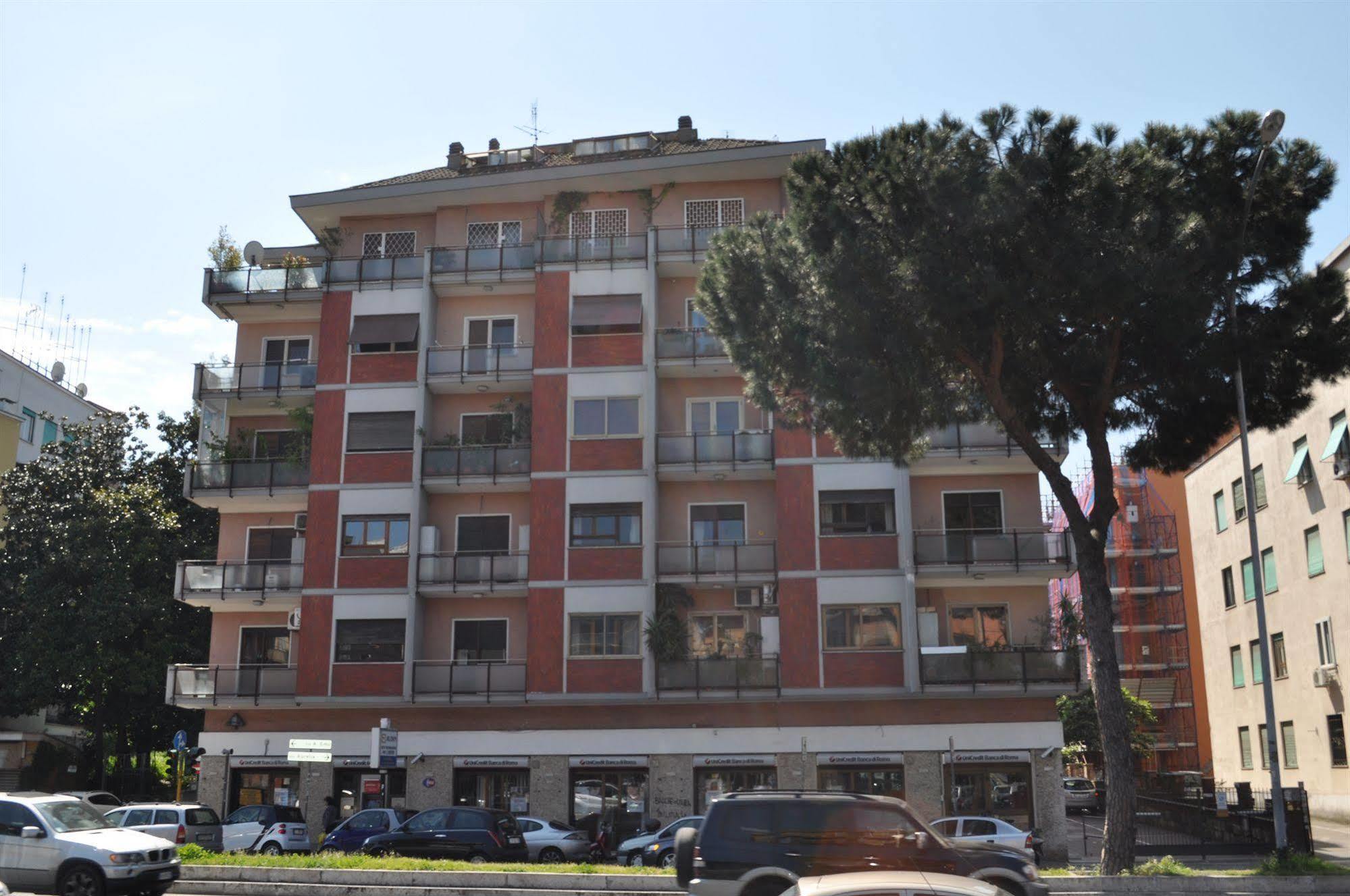Domus Cornelia 2*