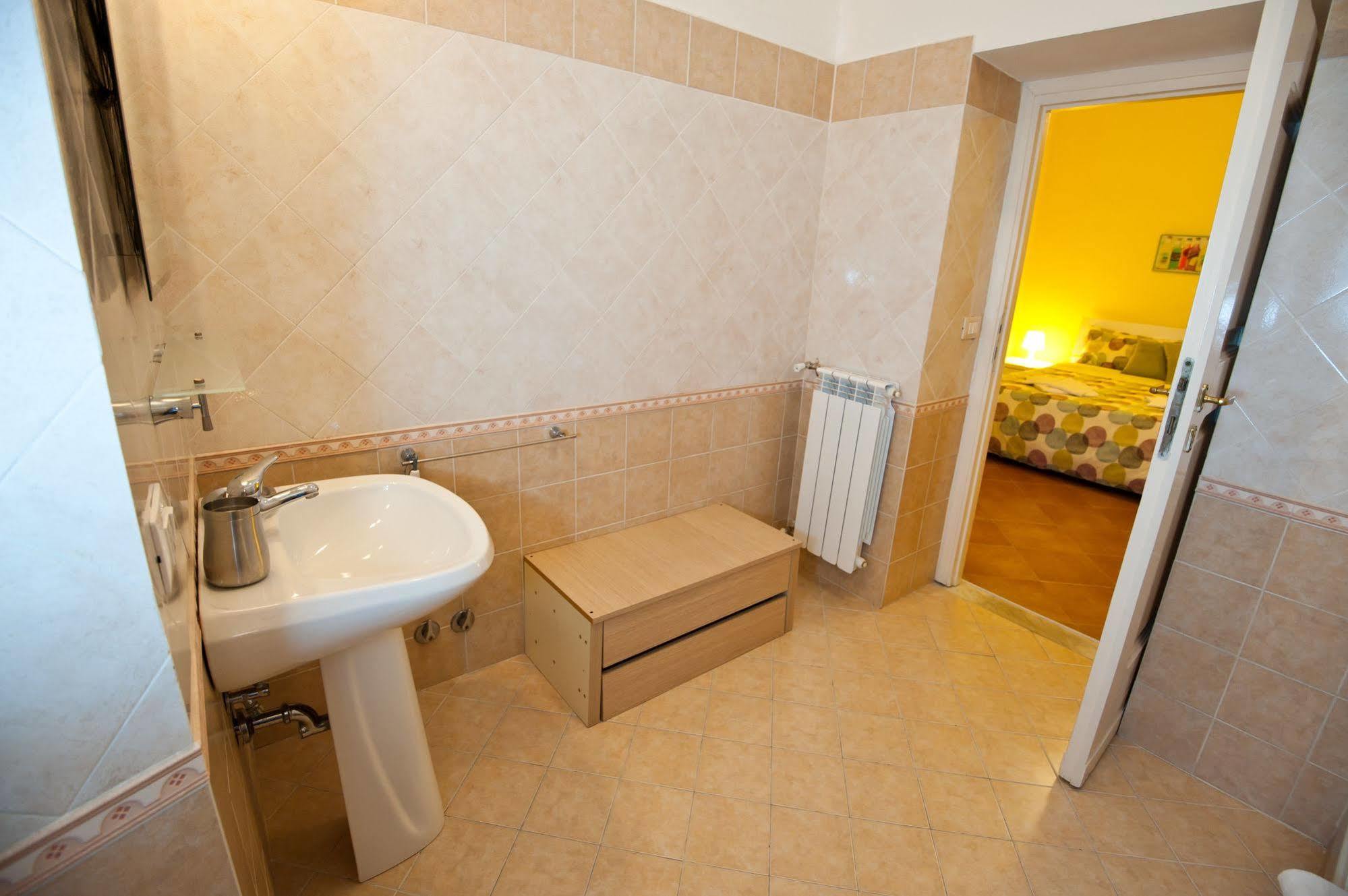 Services Porta Castello Bed & Breakfast Rome
