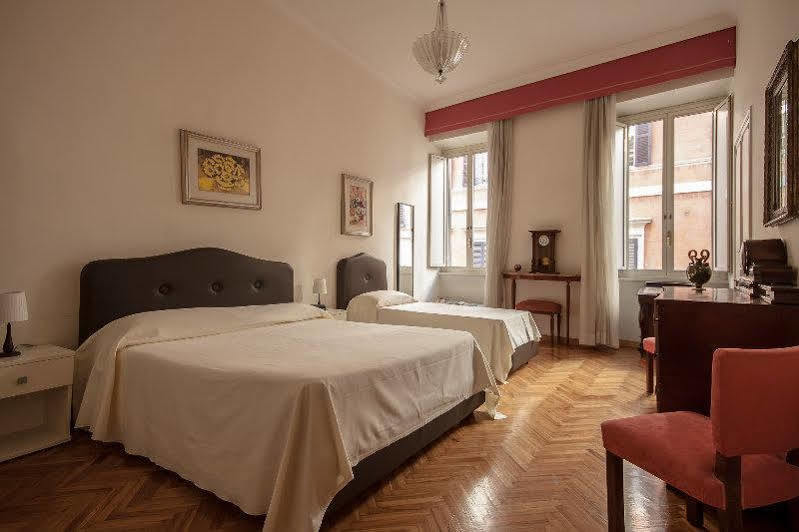 Croce 3000 Hotel Rome