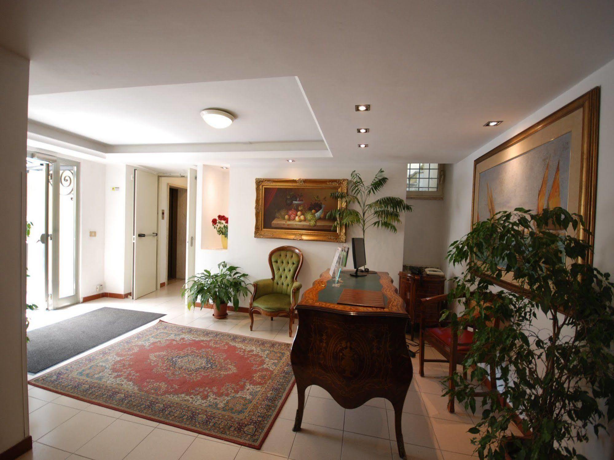 Tassoni Aparthotel Rome