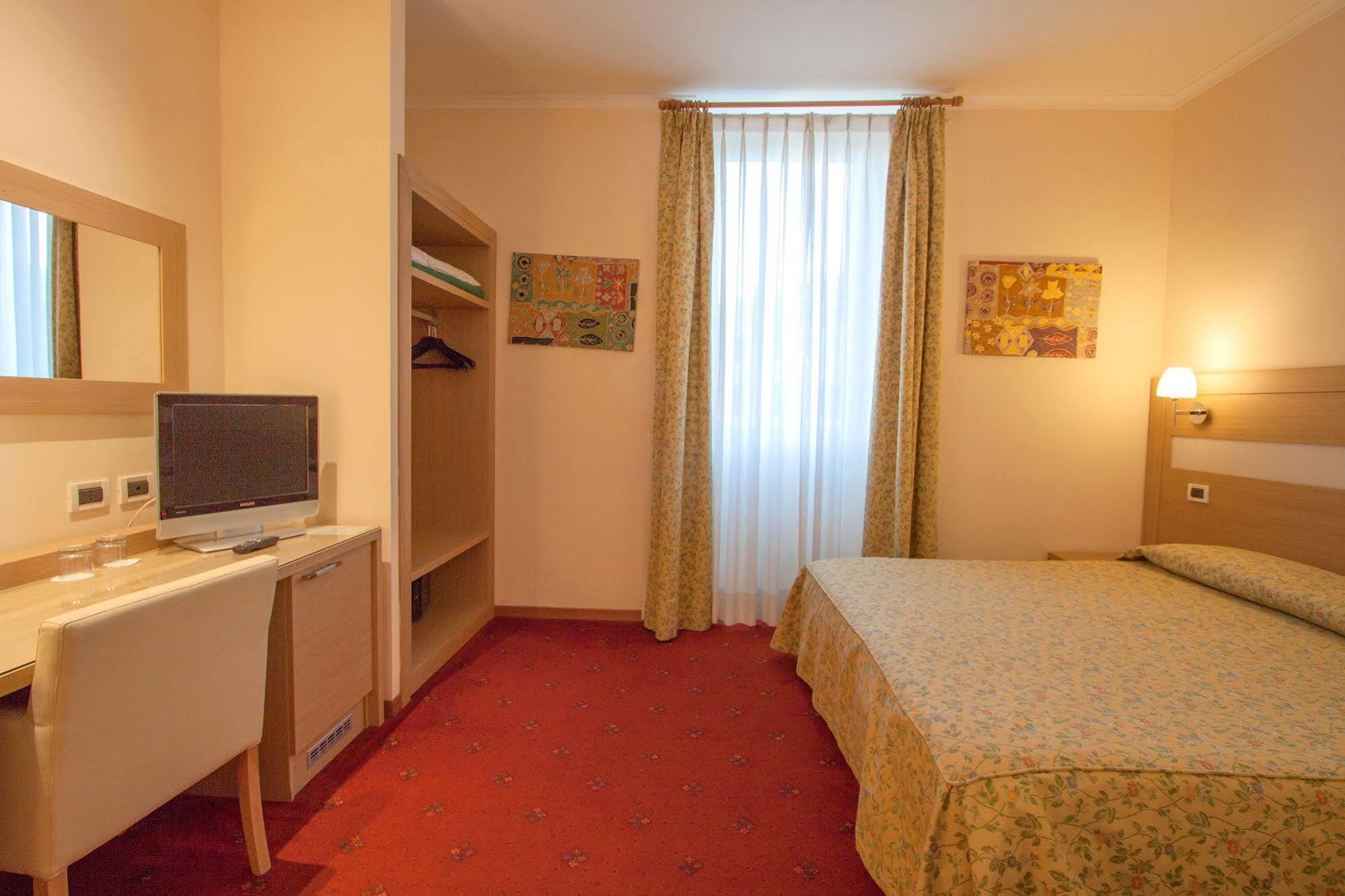 Laurentia 3* Rome