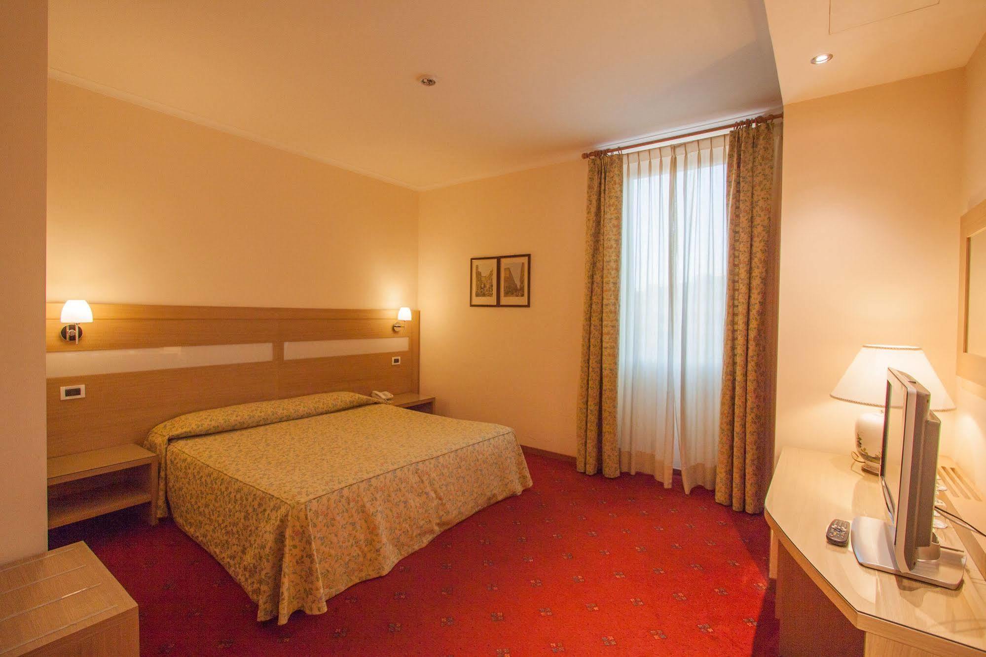 Laurentia 3* Rome