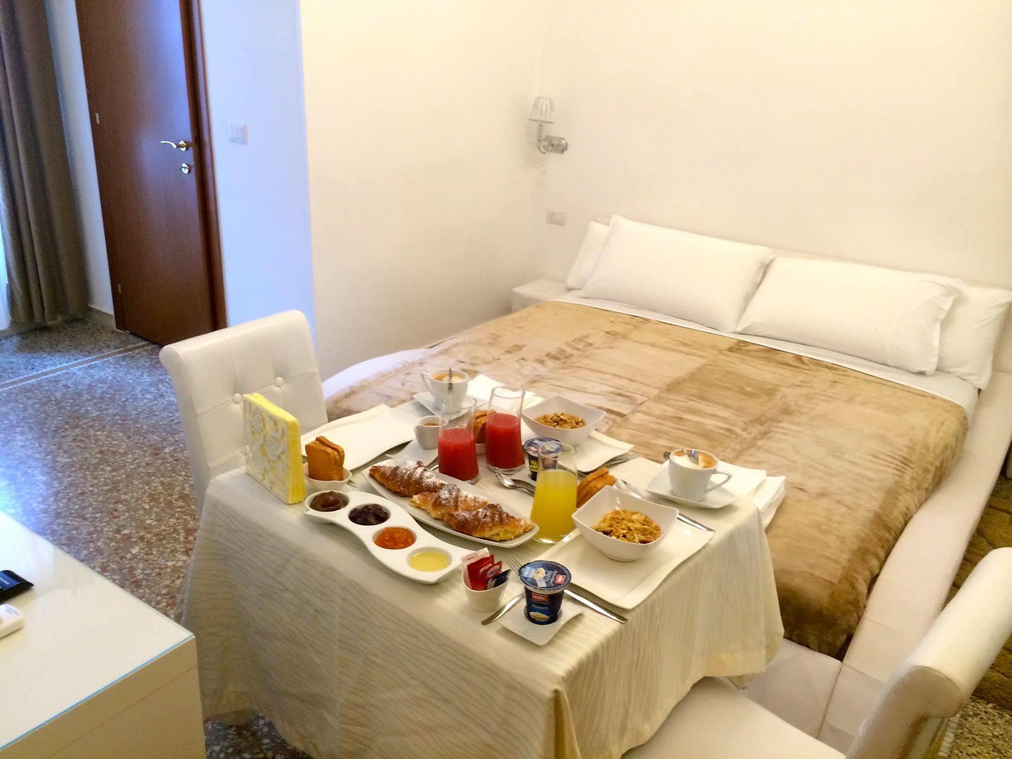 Vatican Bed & Breakfast 3*