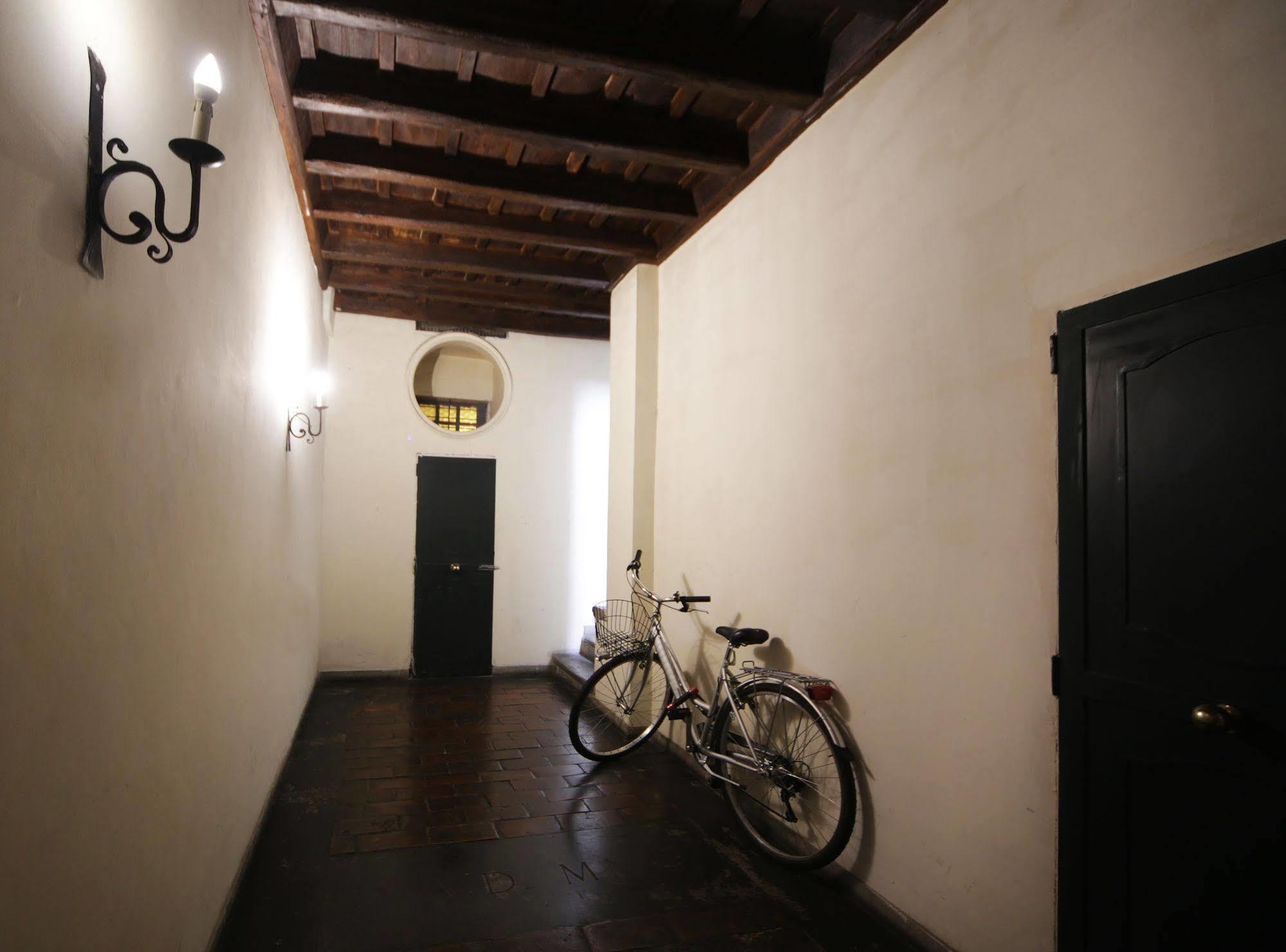 Borgo Pio 2* Rome