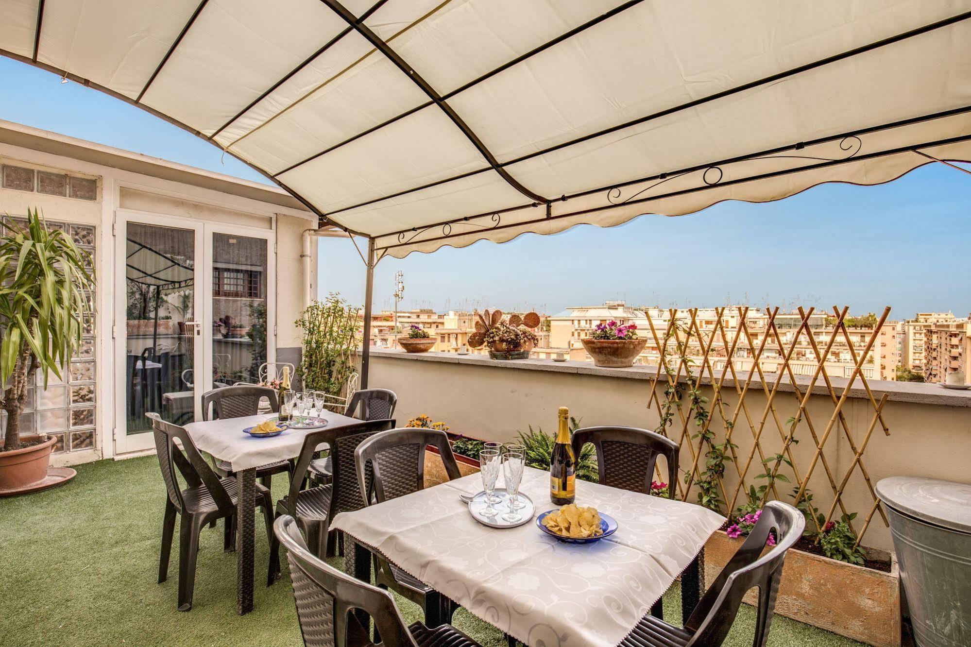 Bed & Breakfast Piramide Terrace Rome
