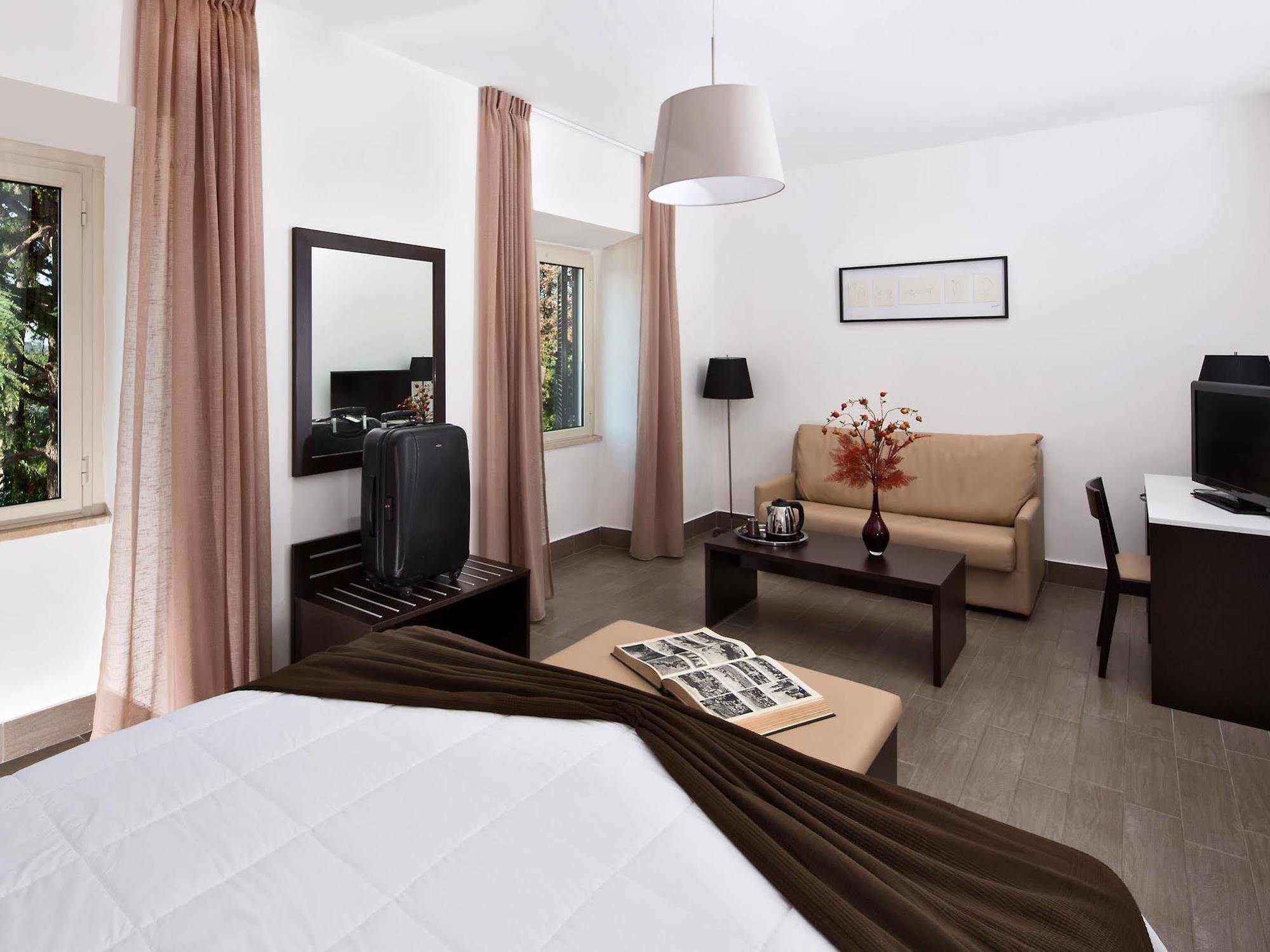 Lh Excel Montemario 4* Rome