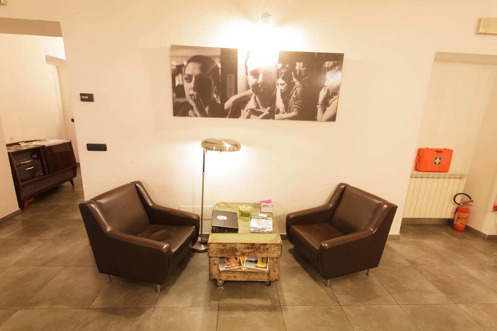 Guest house Mr Frills 2*