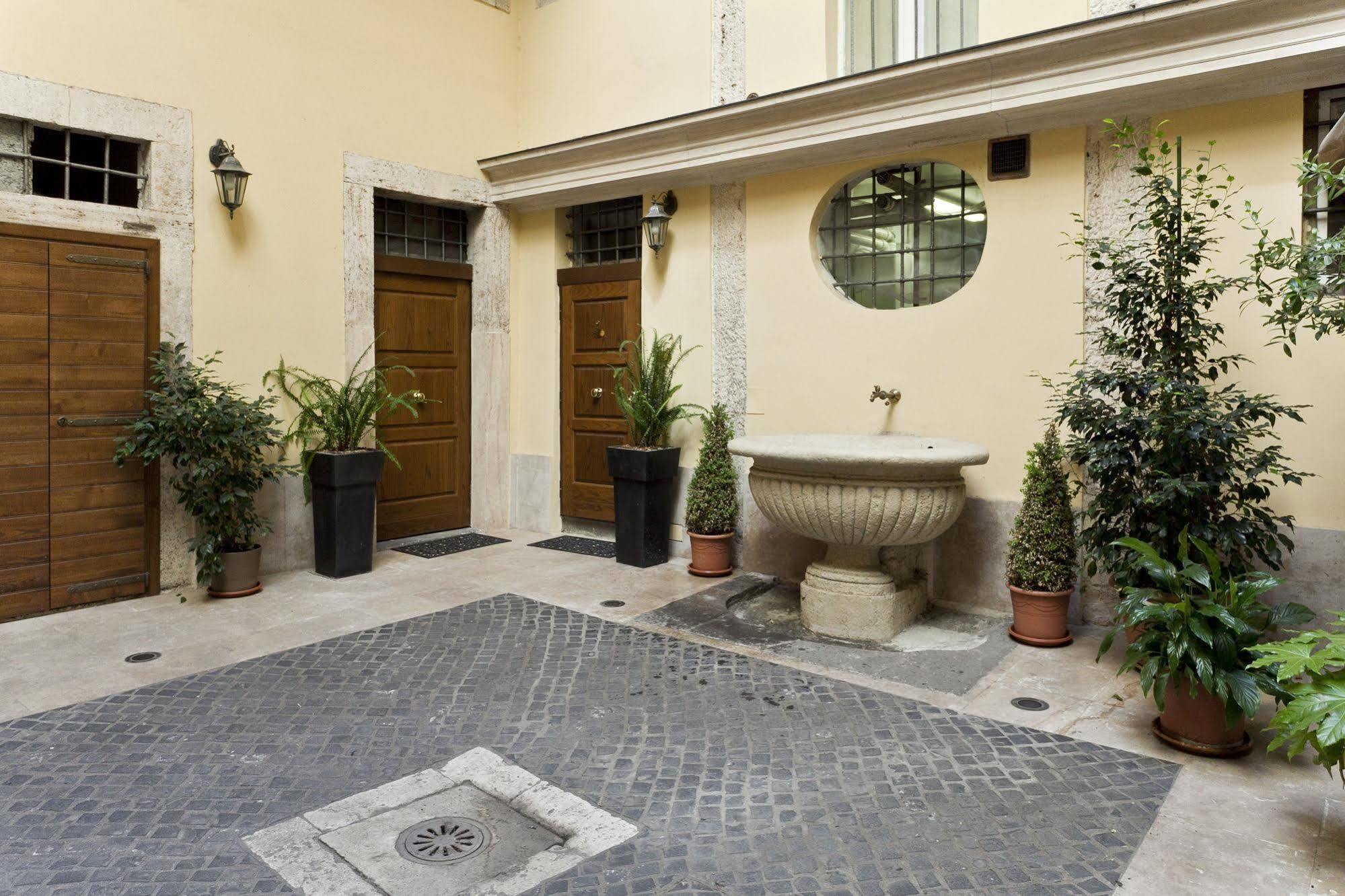 Navona Guest house 2*