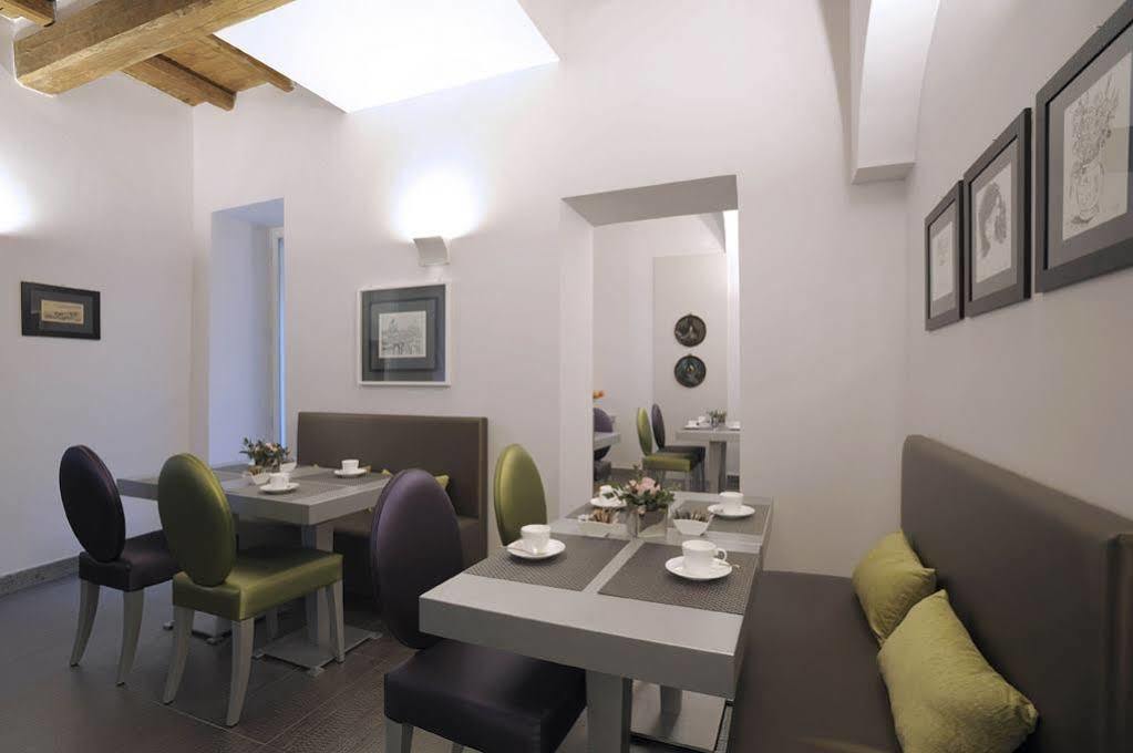Hotel Trevi Palace Luxury Rome