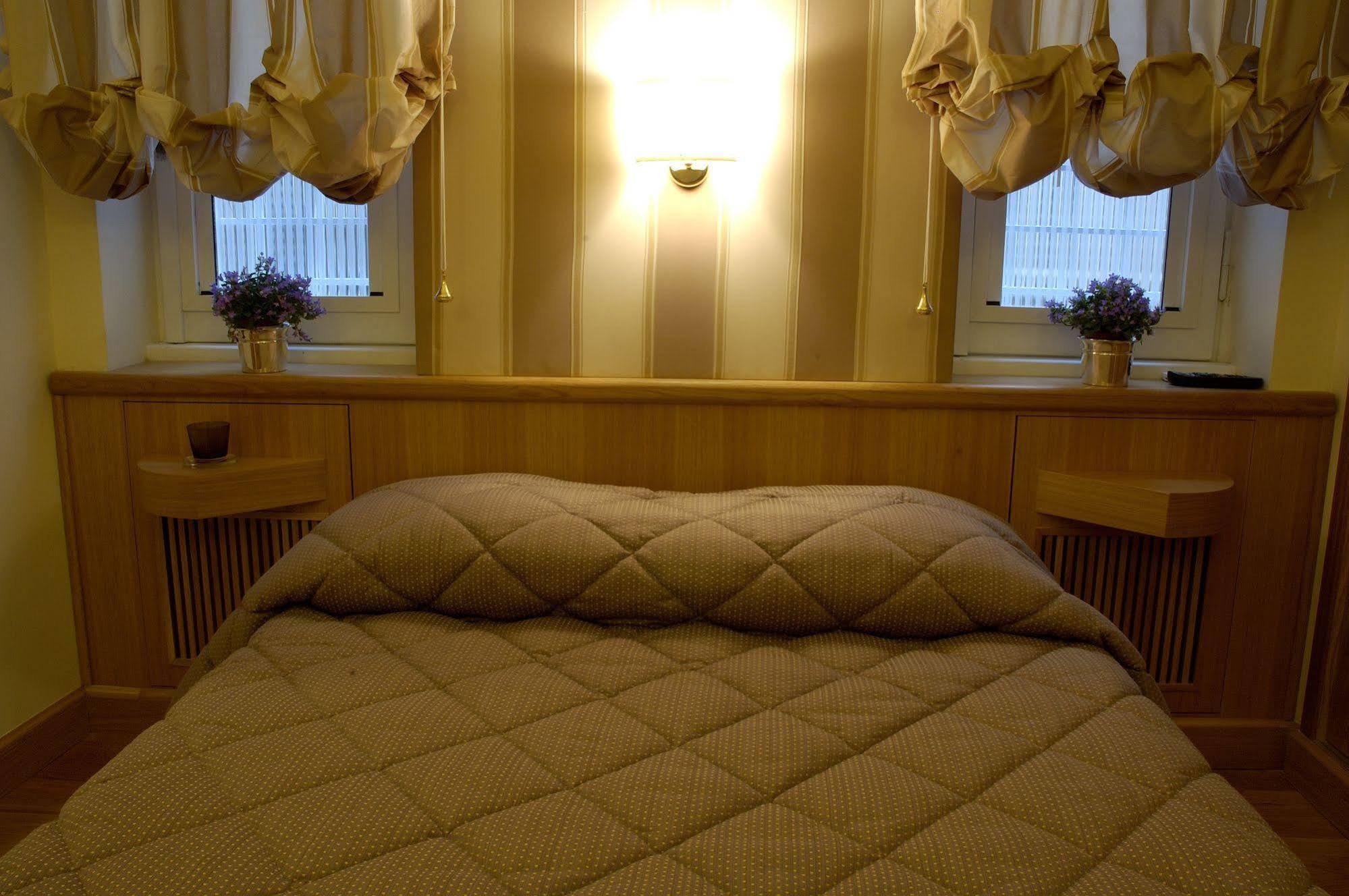 Domus Cavour 3* Rome