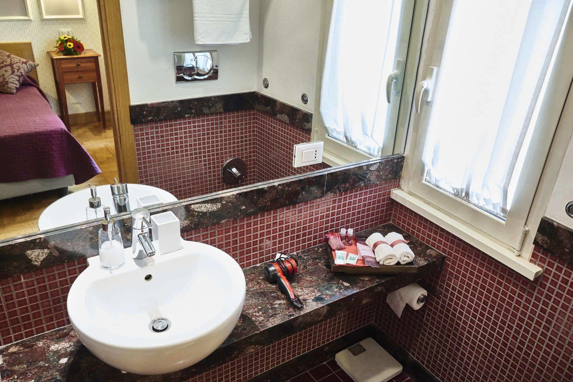Bed & Breakfast Domus Cavour Rome