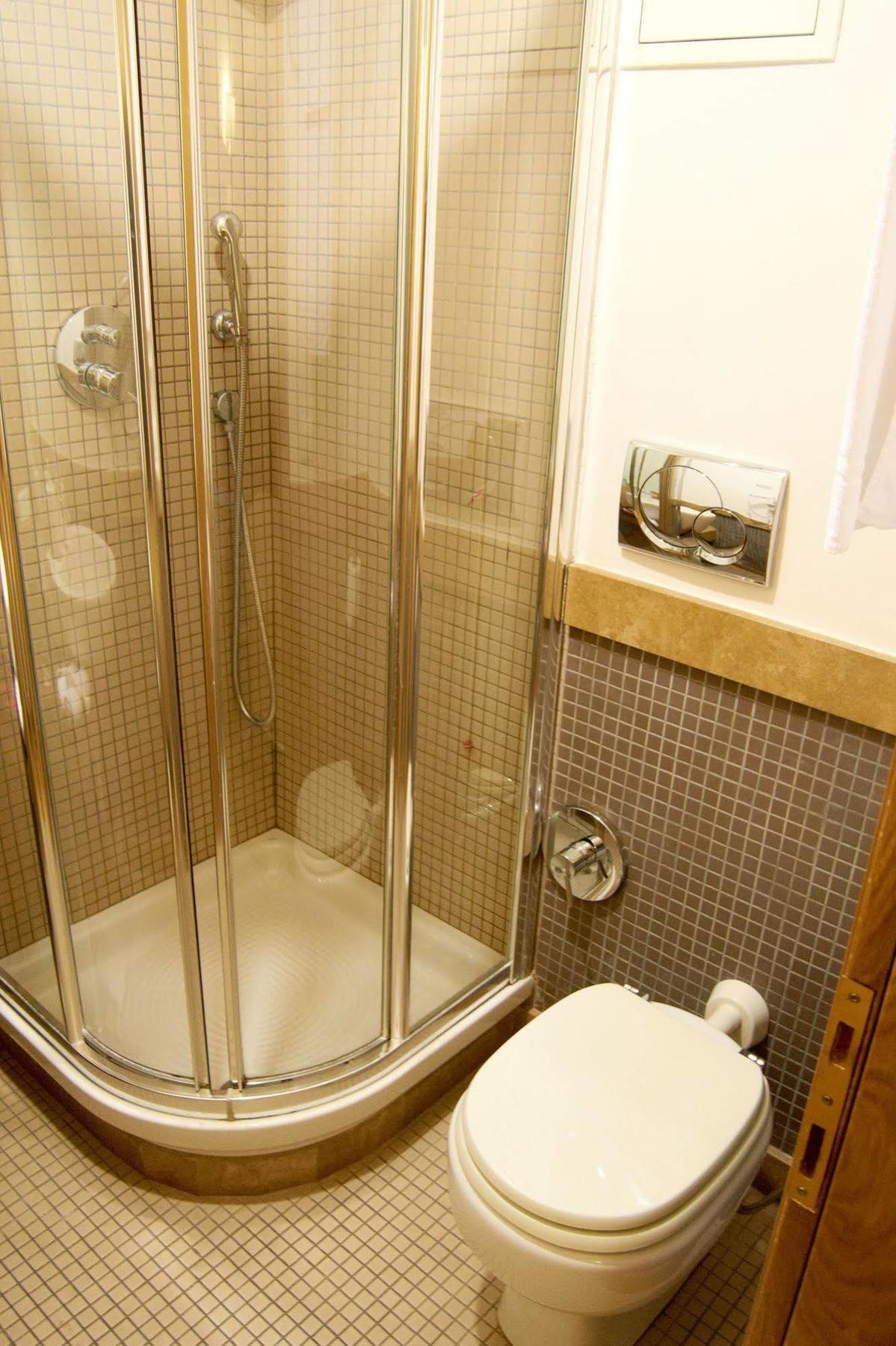 Domus Cavour Bed & Breakfast Rome