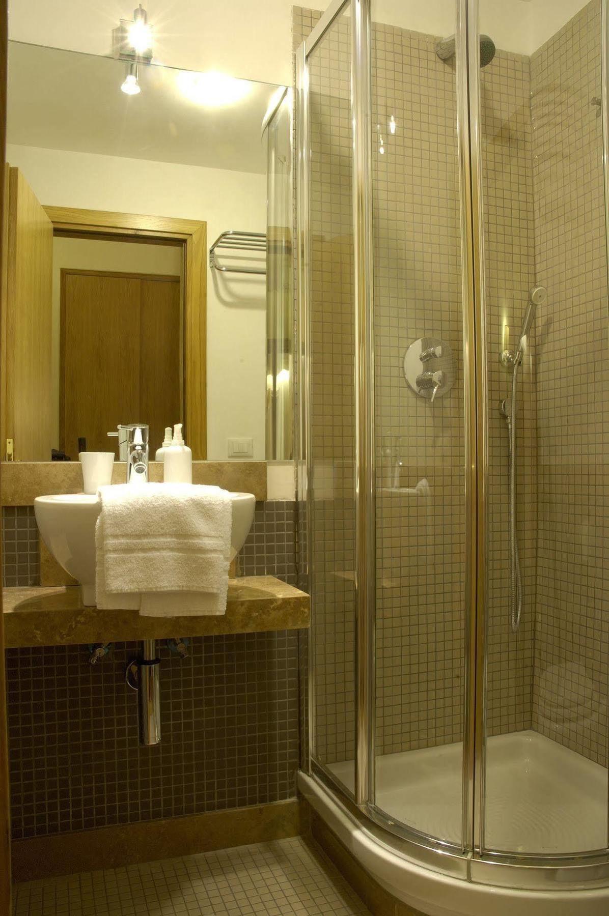 Domus Cavour 3* Rome