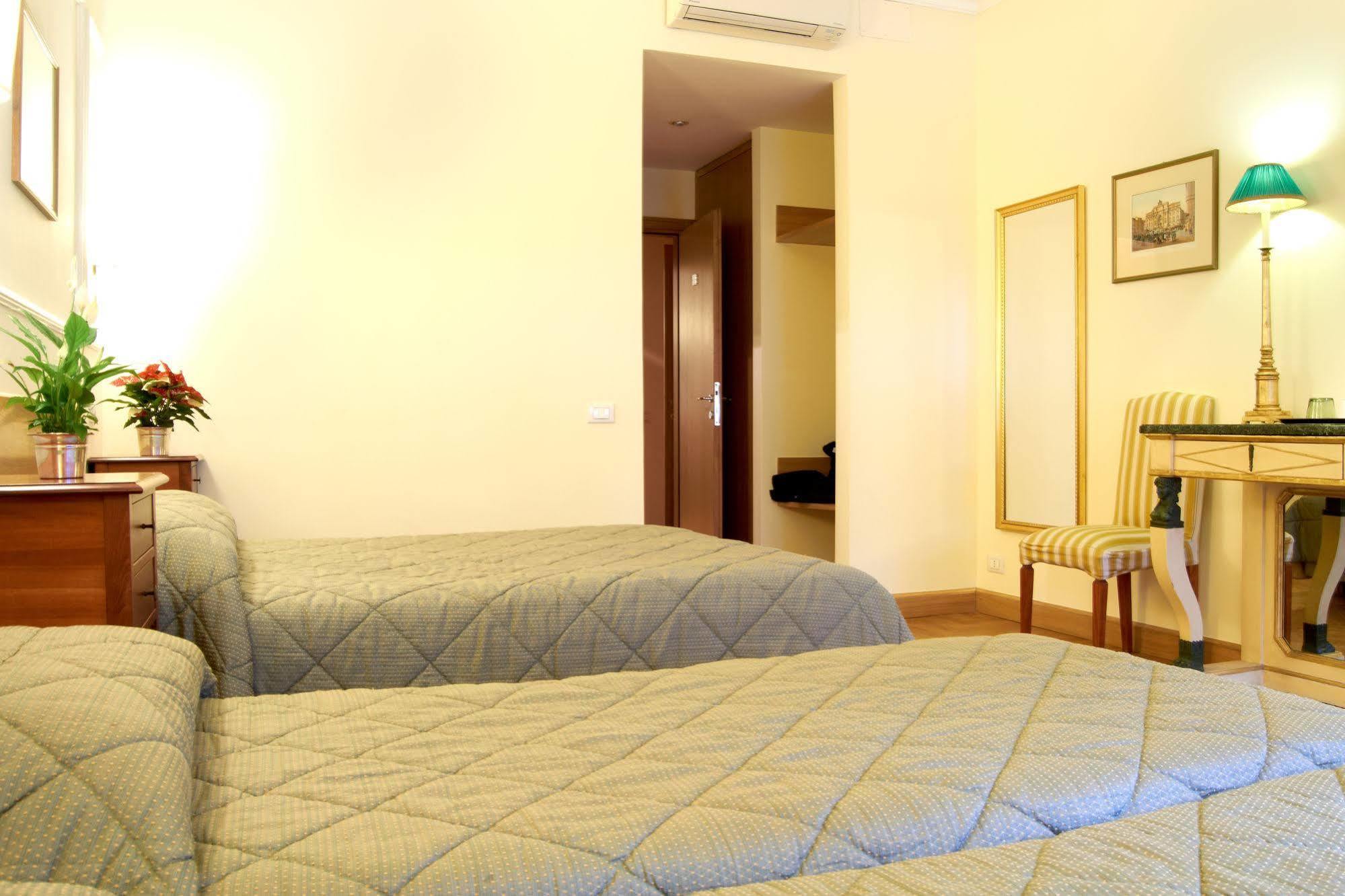Bed & Breakfast Domus Cavour 3*