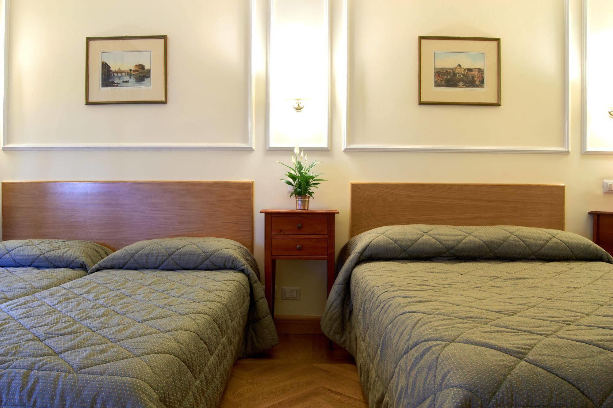 Domus Cavour 3* Rome