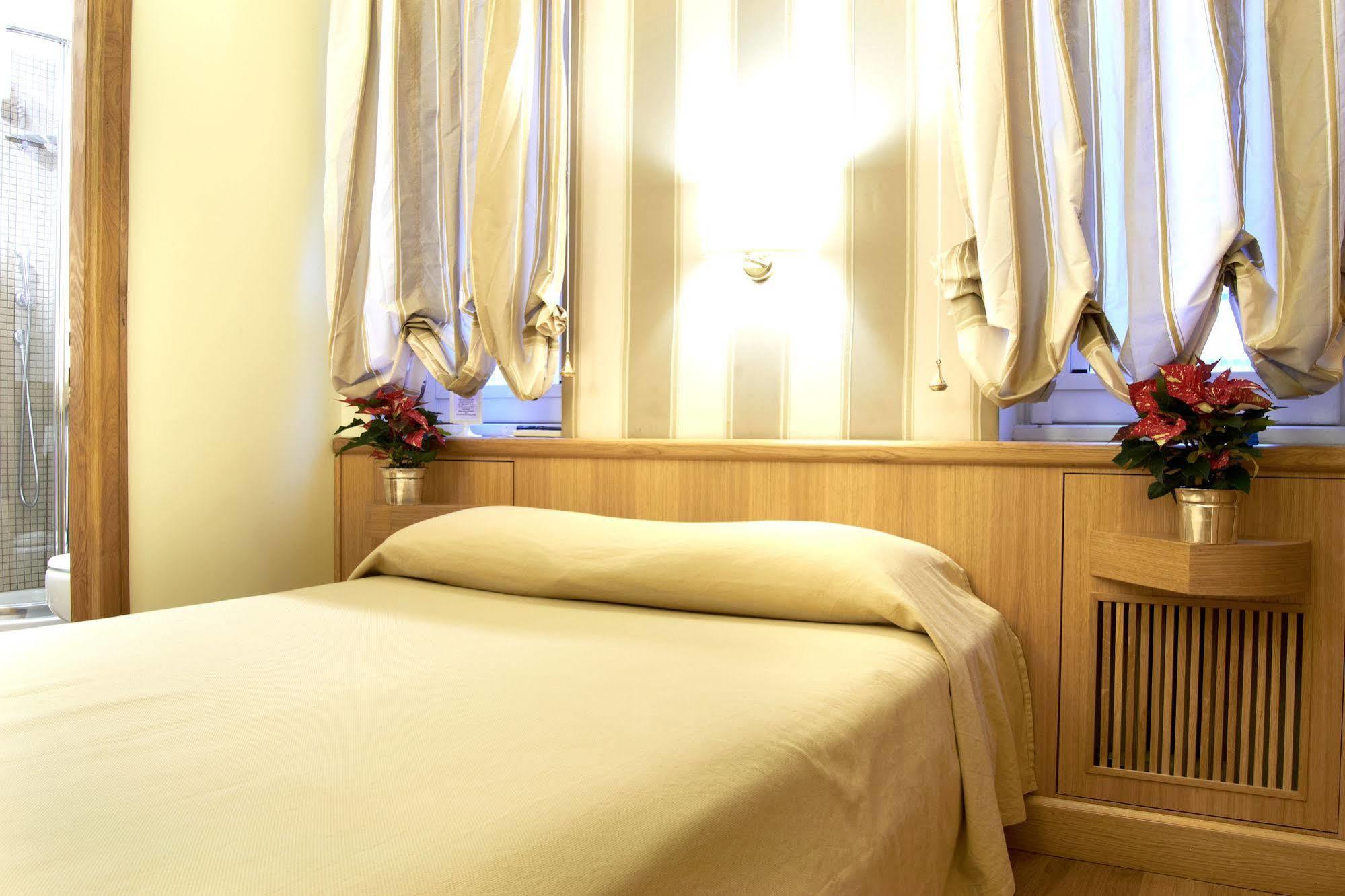 Domus Cavour 3* Rome