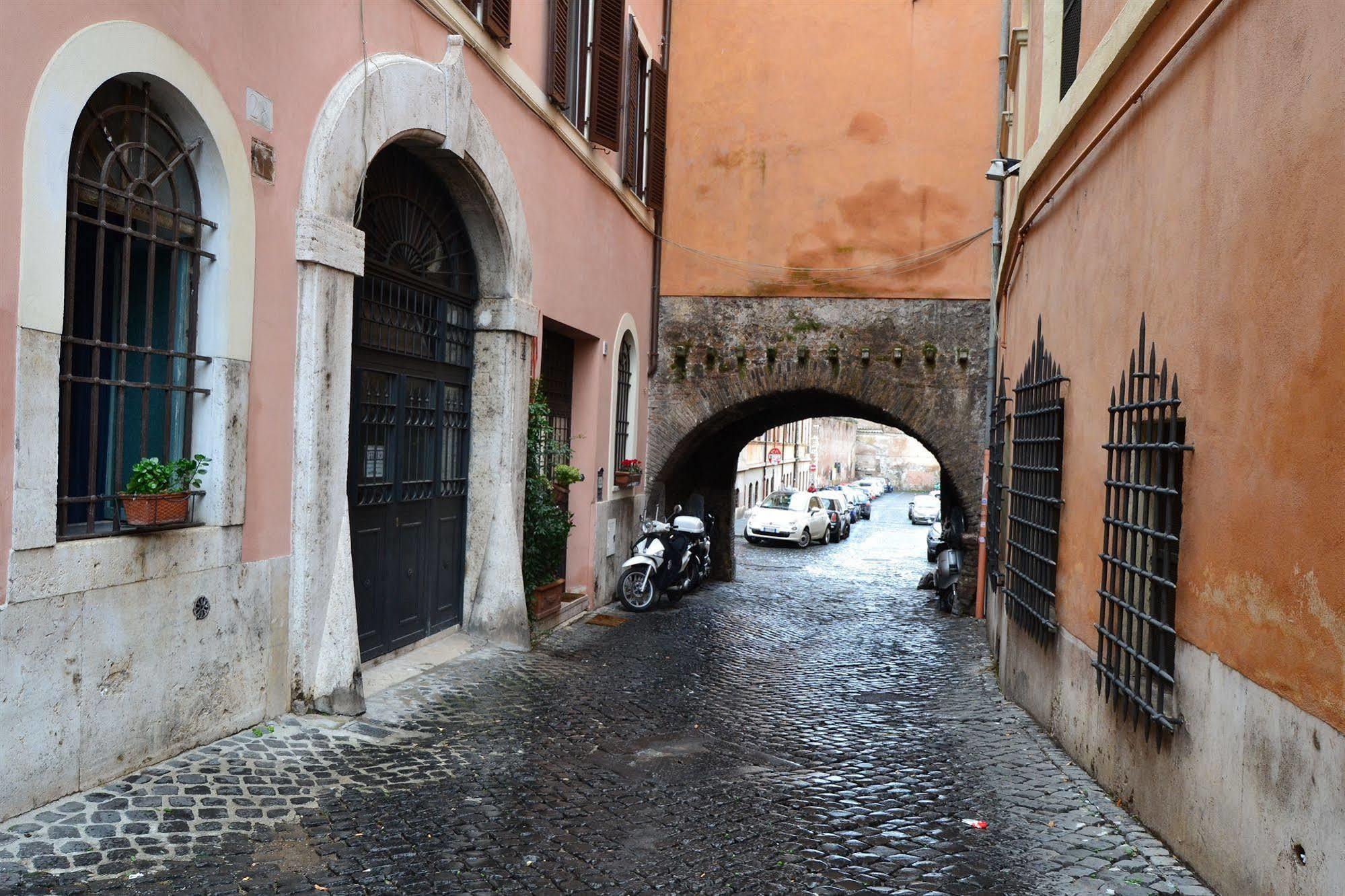 Hello Trastevere - * Roma