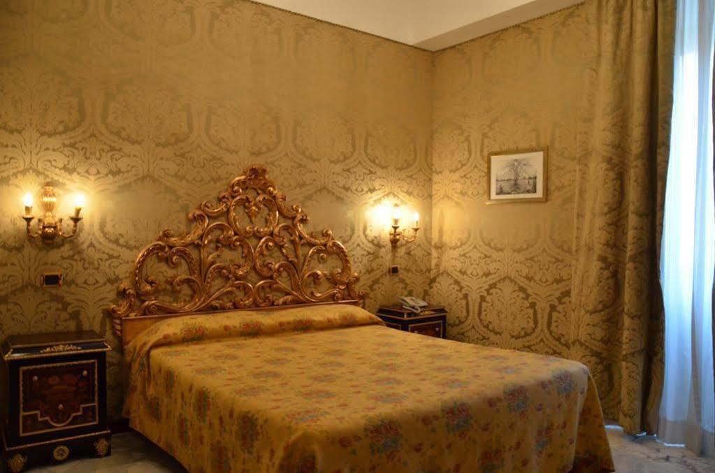 Hotel Des Epoques Rome