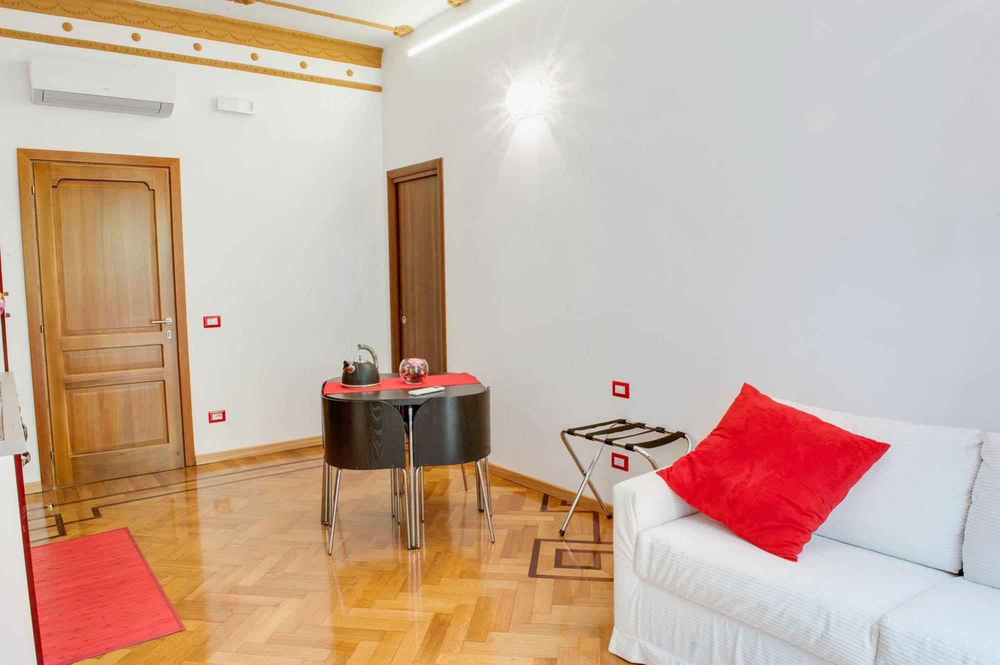 Guest house Lh Royal Terrace