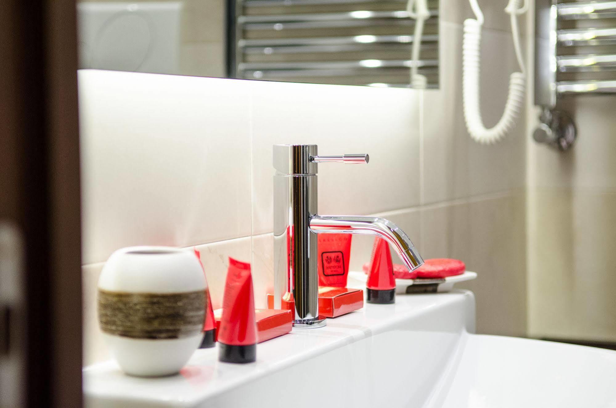 Lh Royal Terrace Guest house 2*