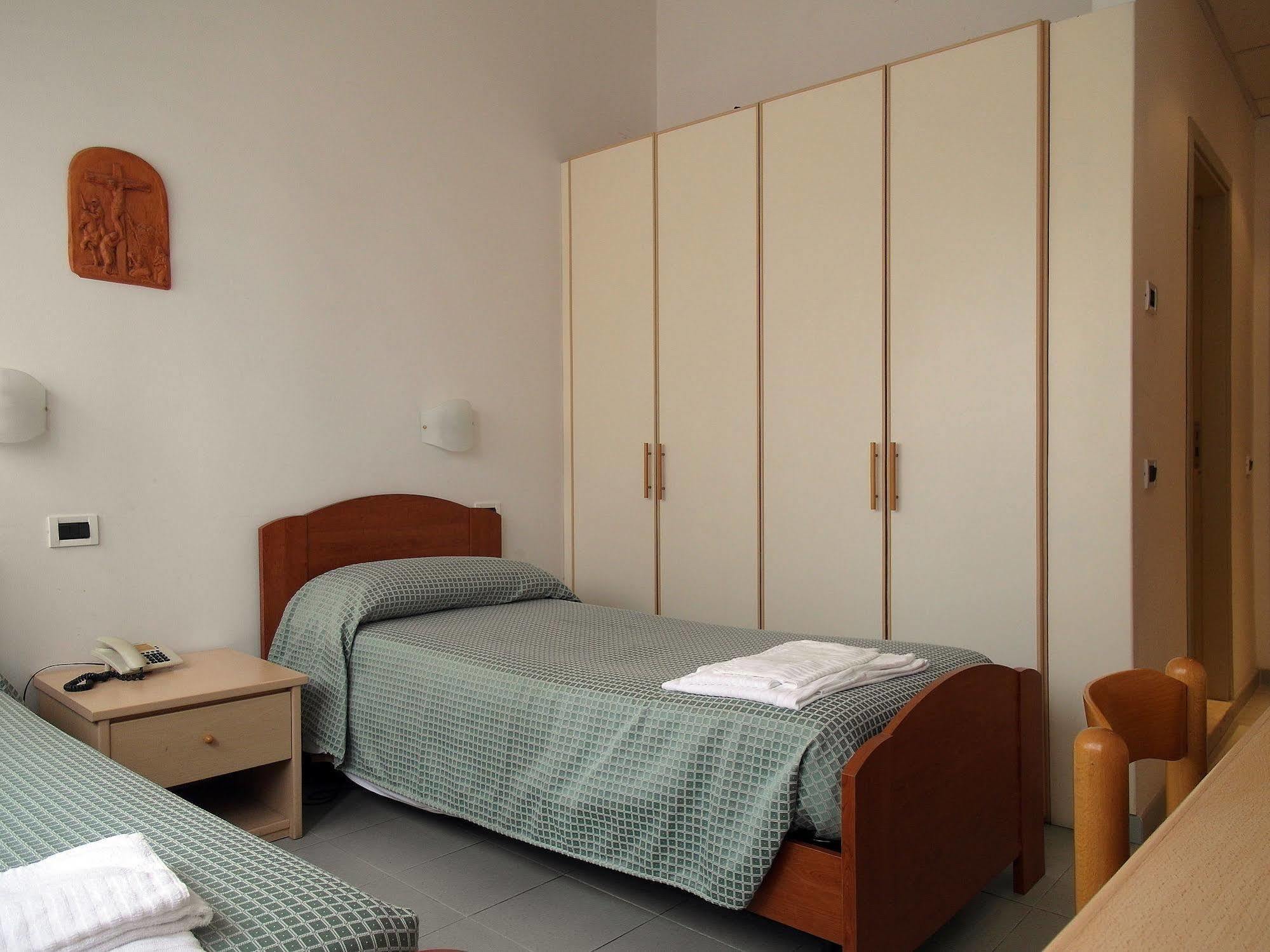 Guest house Casa Per Ferie Opera Don Calabria Rome