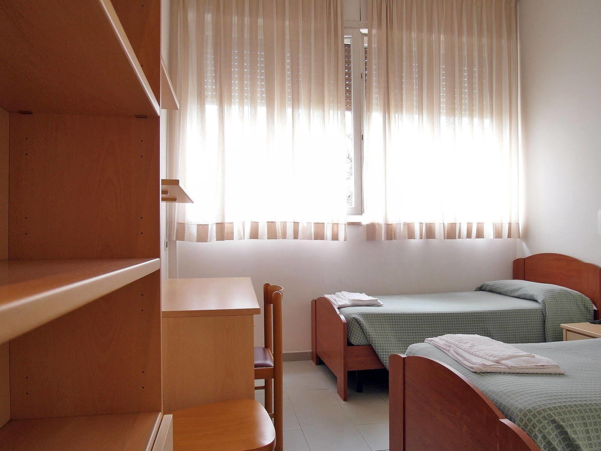 Guest house Casa Per Ferie Opera Don Calabria 3*