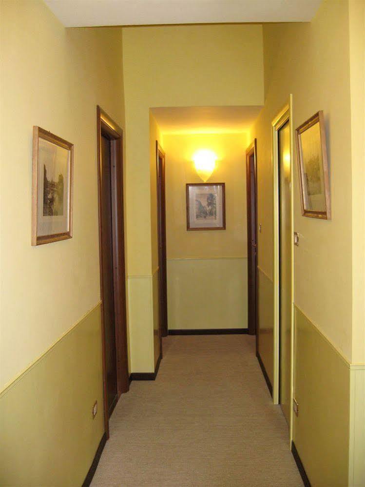 Hold - Luxury Bed & Breakfast Rome