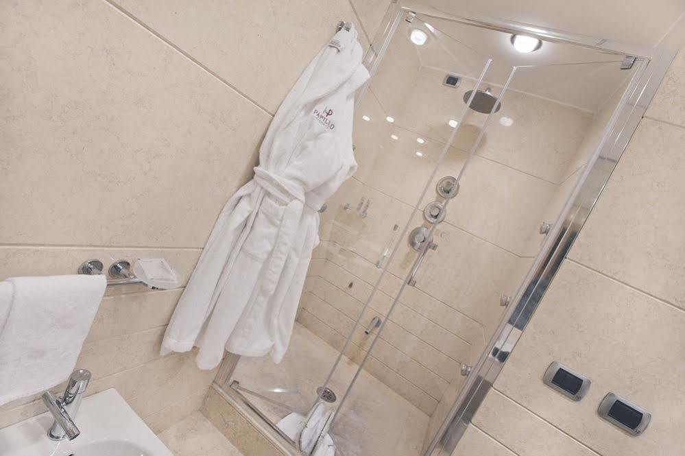 Papillo & 4* Rome