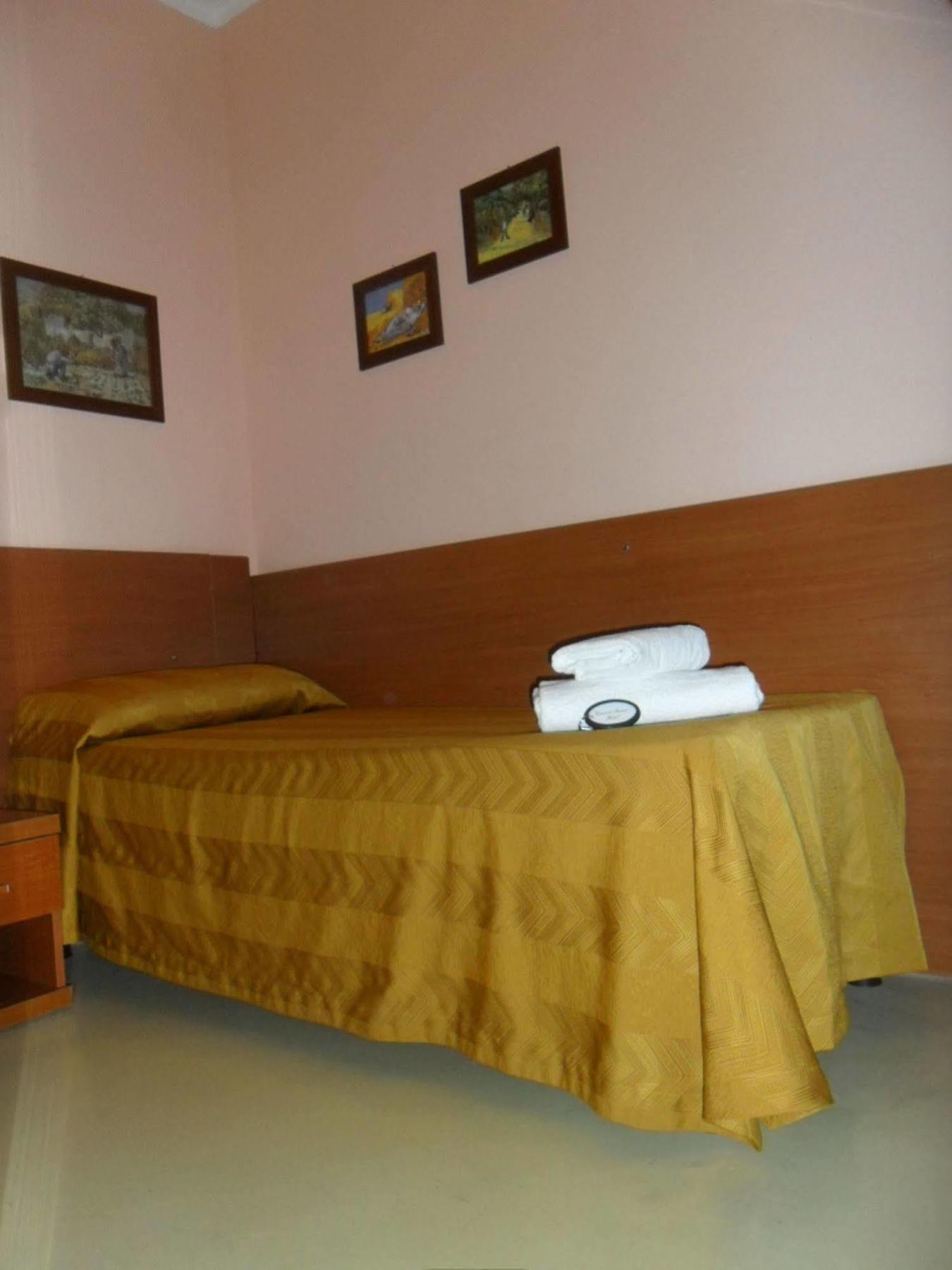 Everest Hotel
