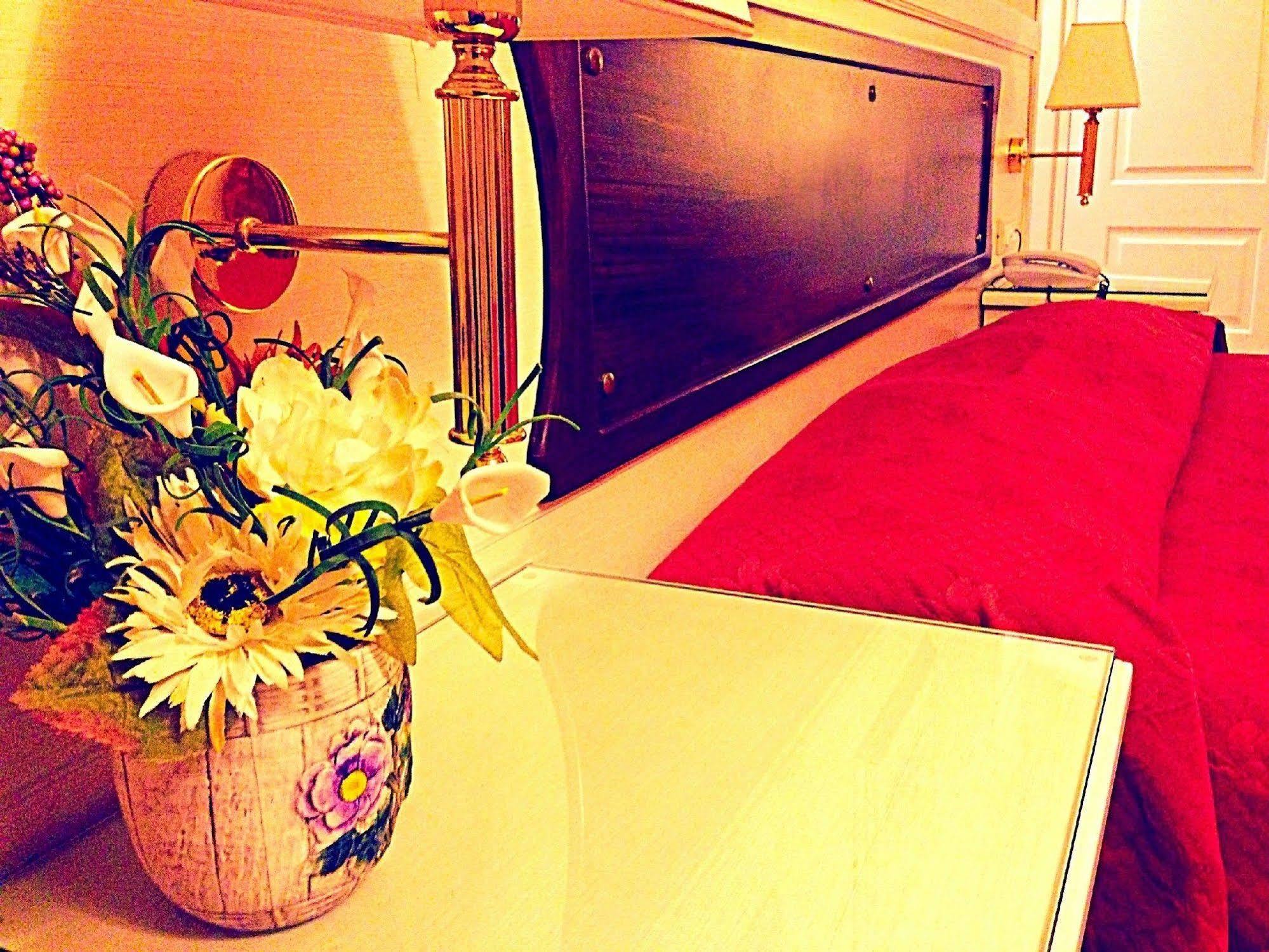 Residenza Domiziano Bed & Breakfast 3*