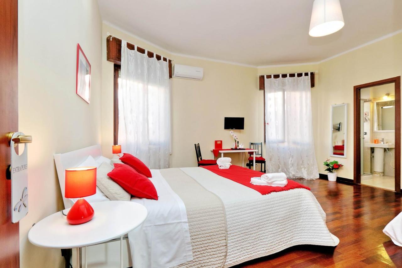 Piazza San Giovanni Bed & Breakfast 3*