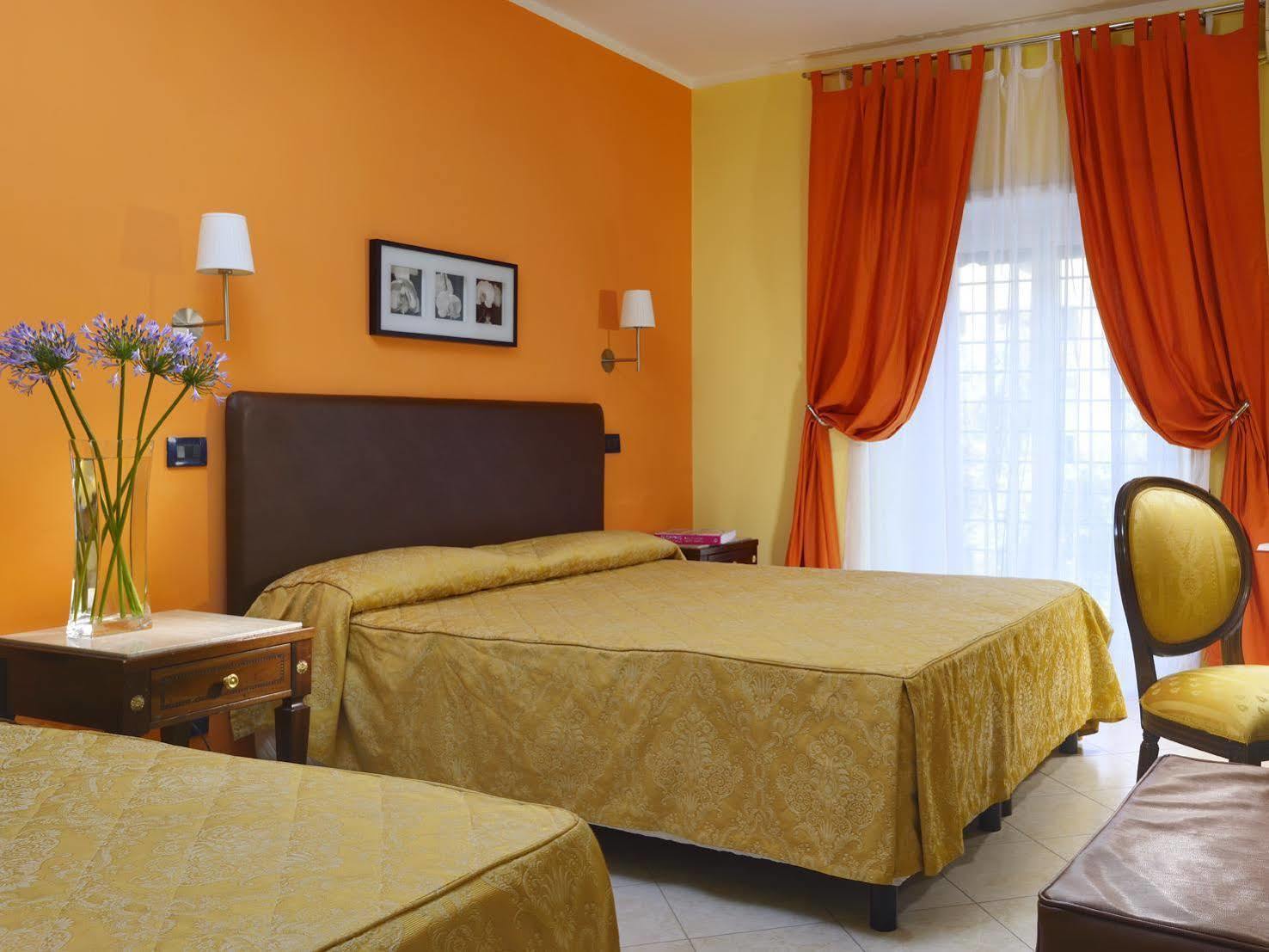 Tuscolana 3* Rome