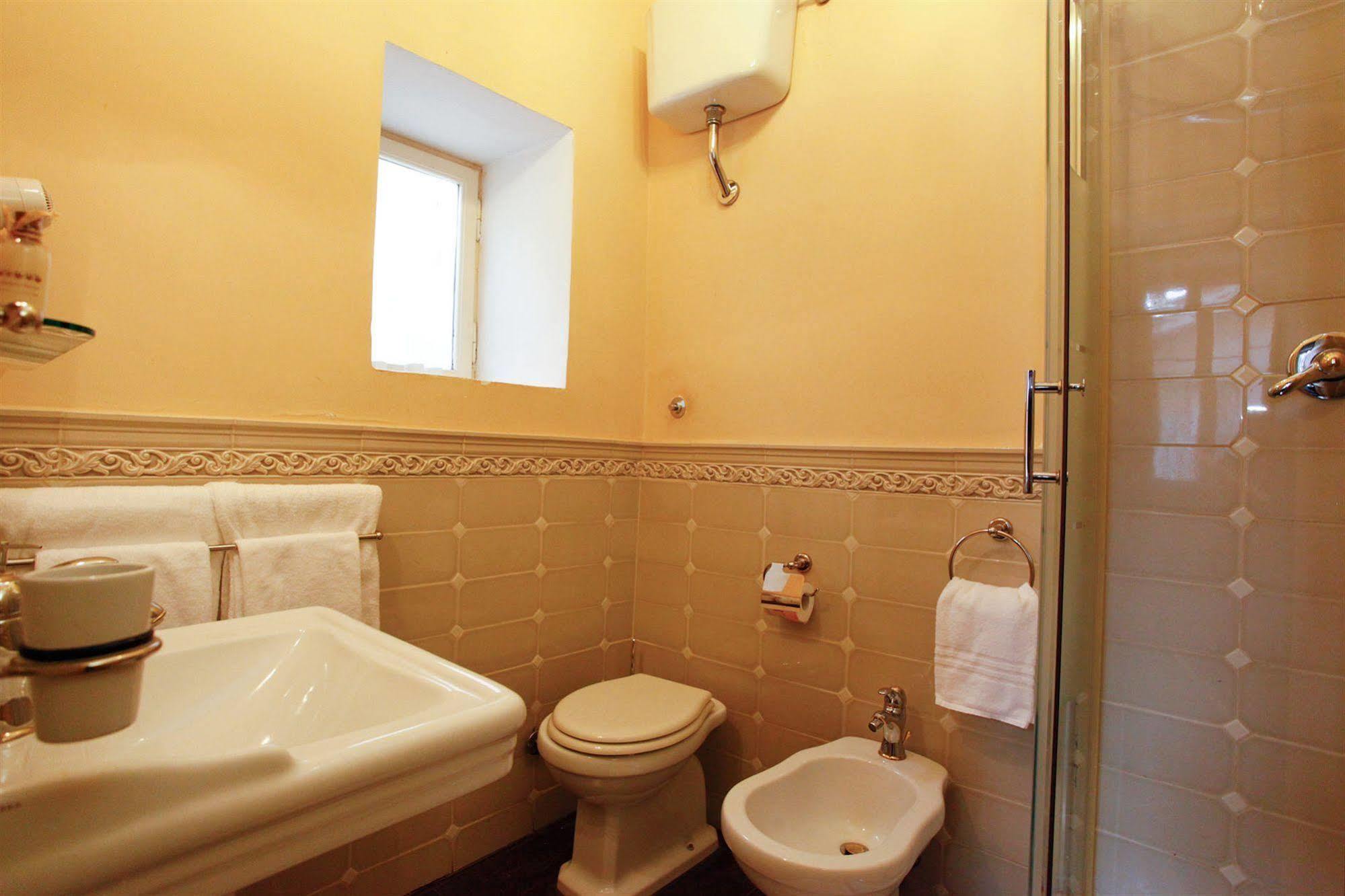 Guest house Casa De Fiori 2*