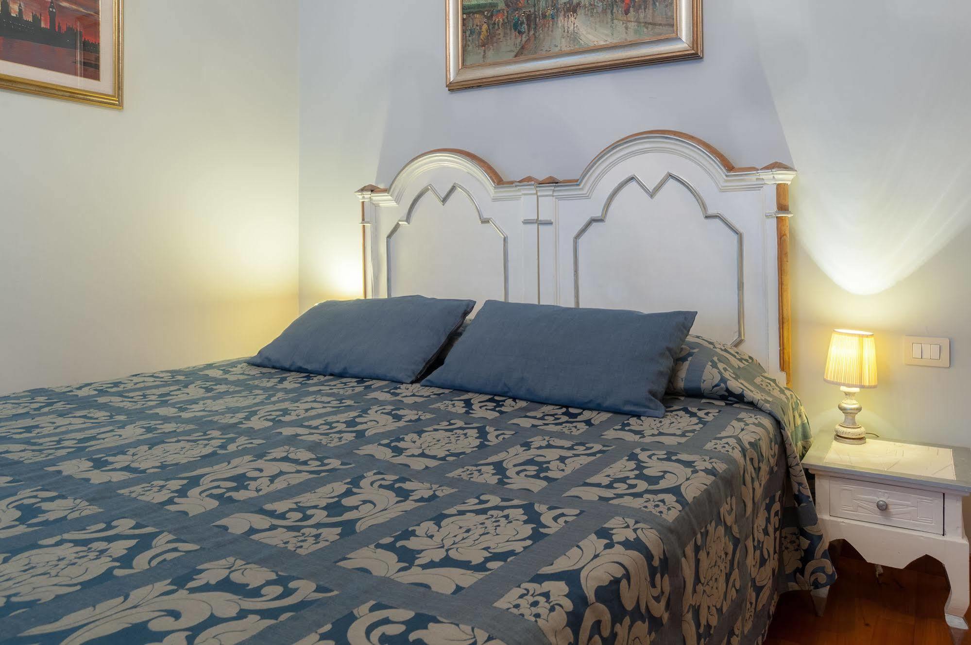 Sotto La Cupola 3* Rome