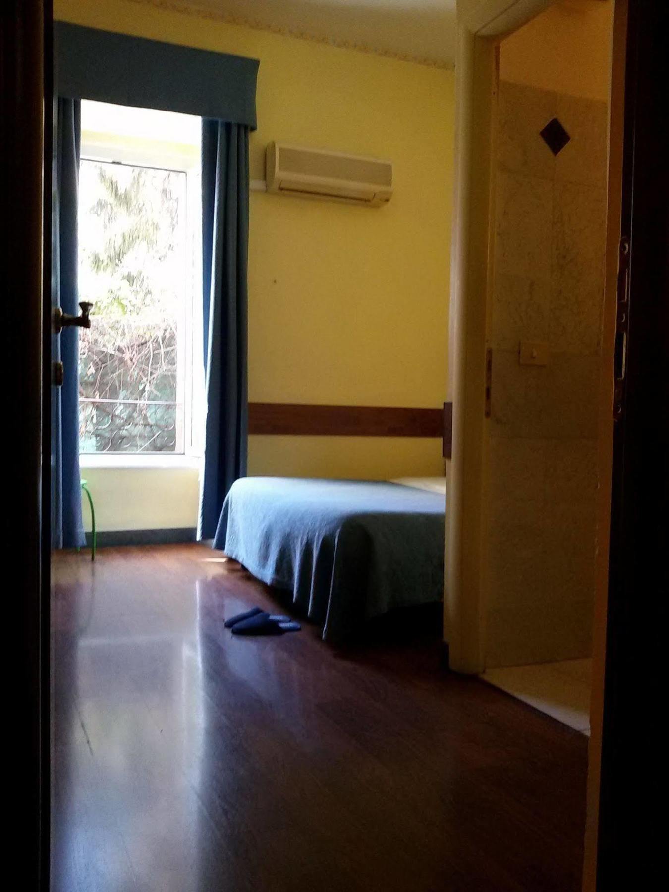 Guest house Daplace - Arena House 2*