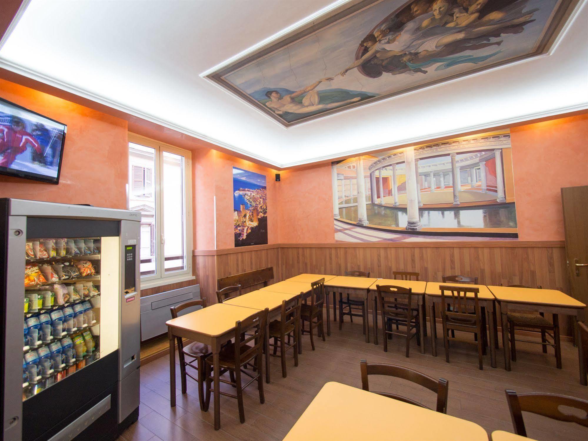Hostel Alessandro Downtown & Bar Rome