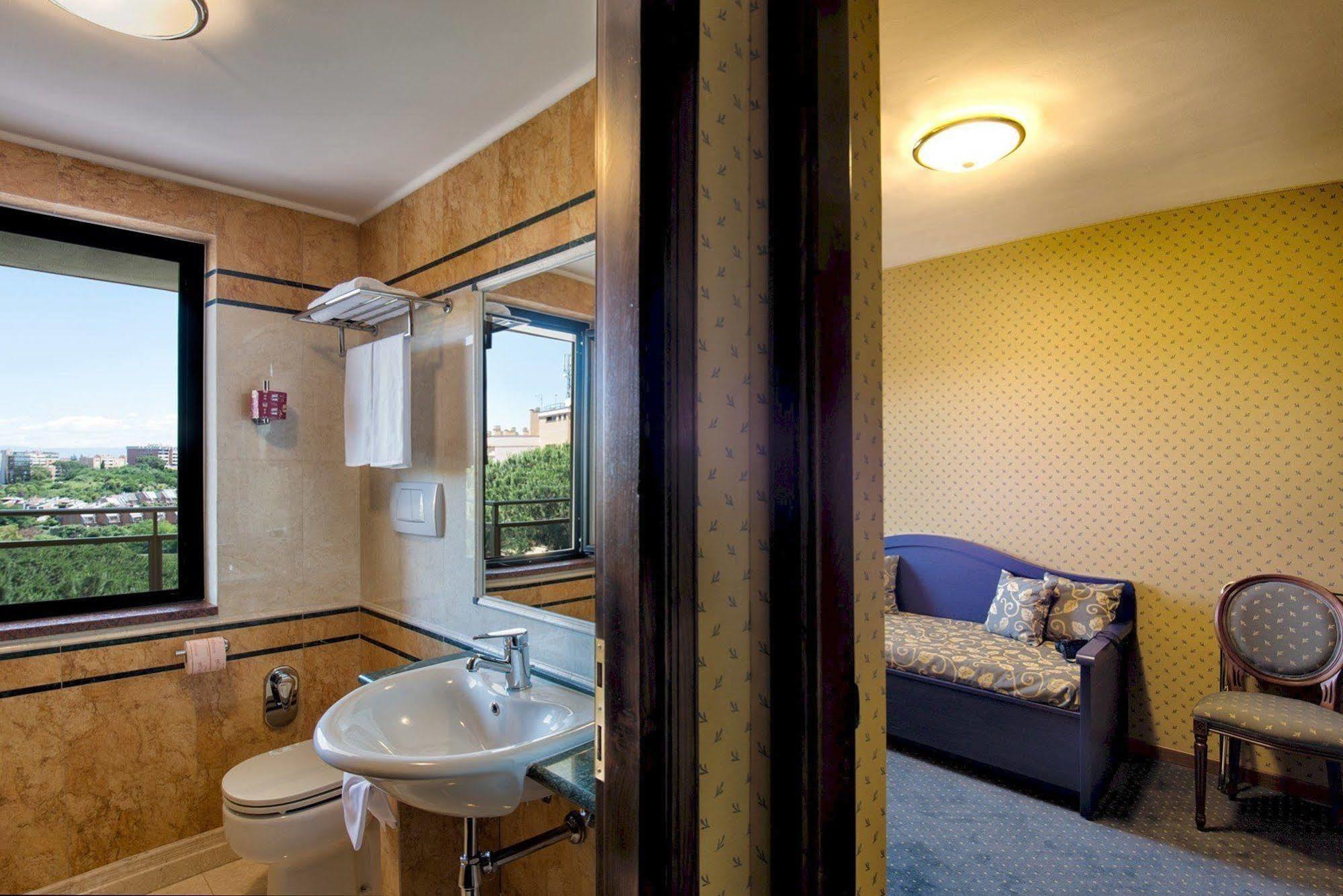 Blanc Et Trois Aparthotel