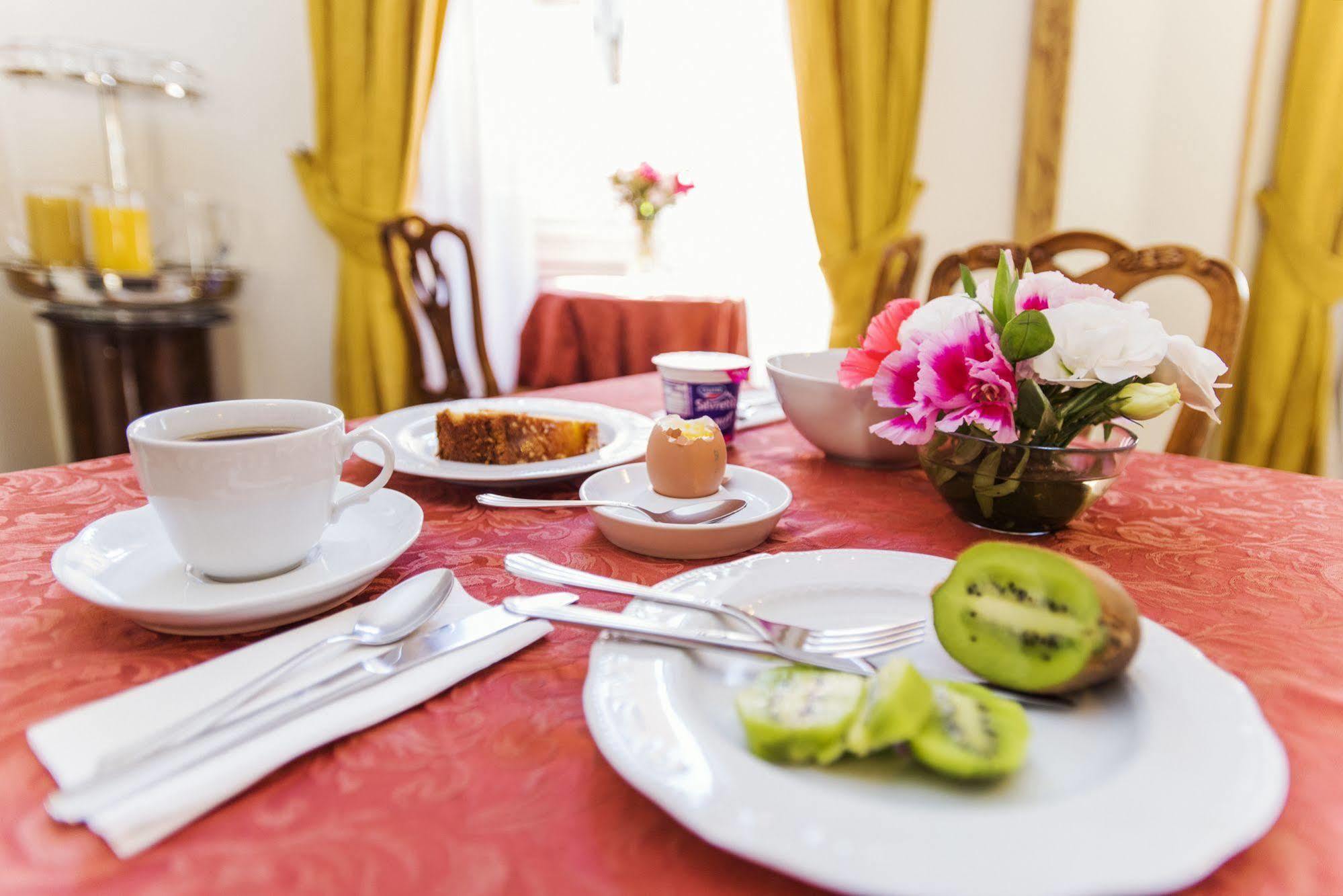 Fontanella Borghese 4*