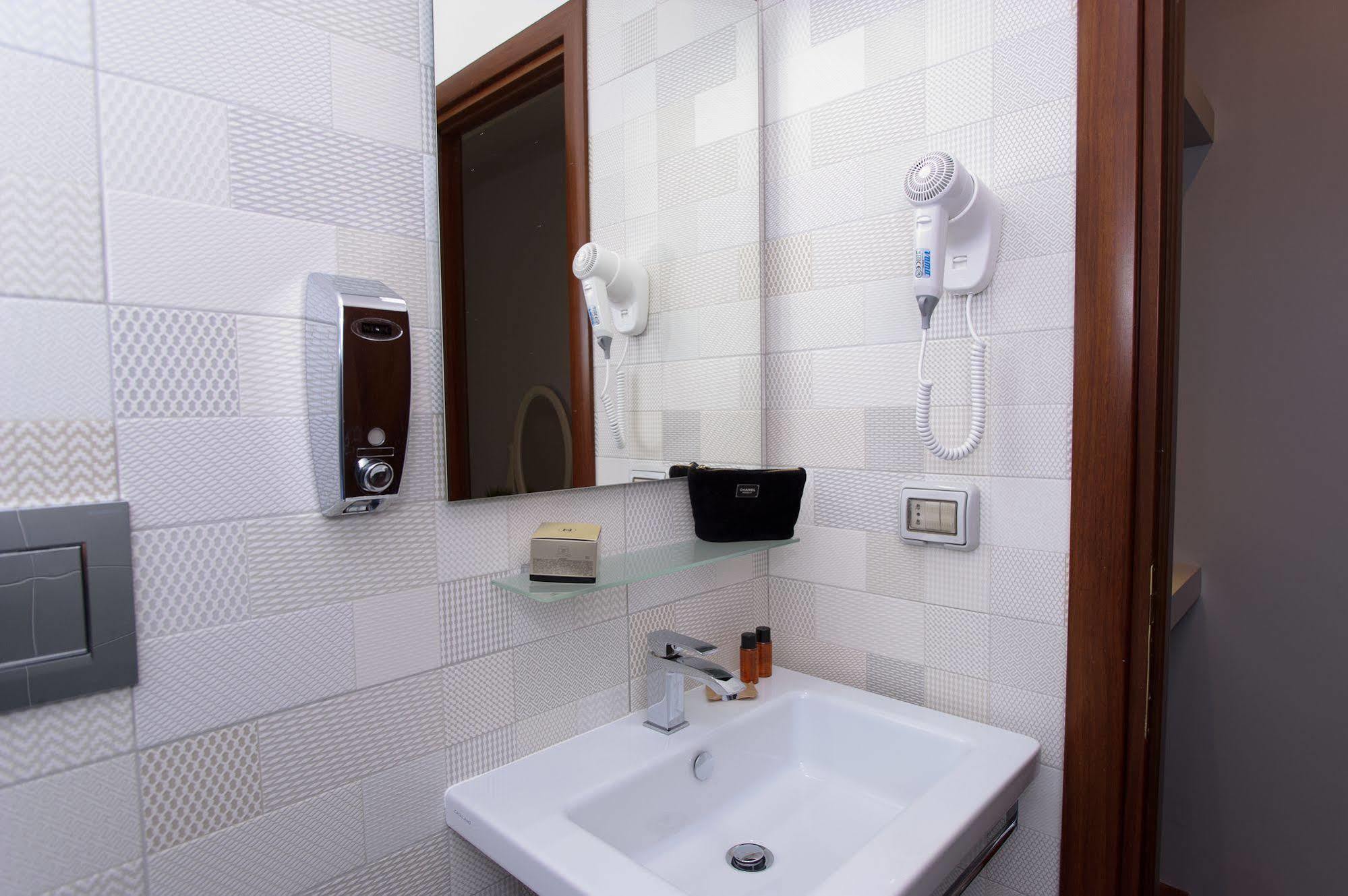 Borghese Executive 3* Rome
