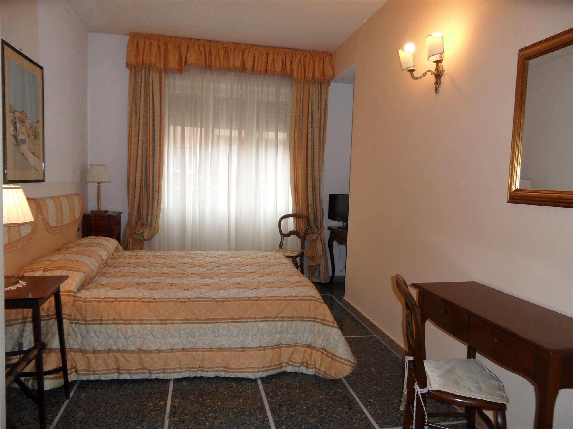 Guest house Il Rosso E Il Blu 2*