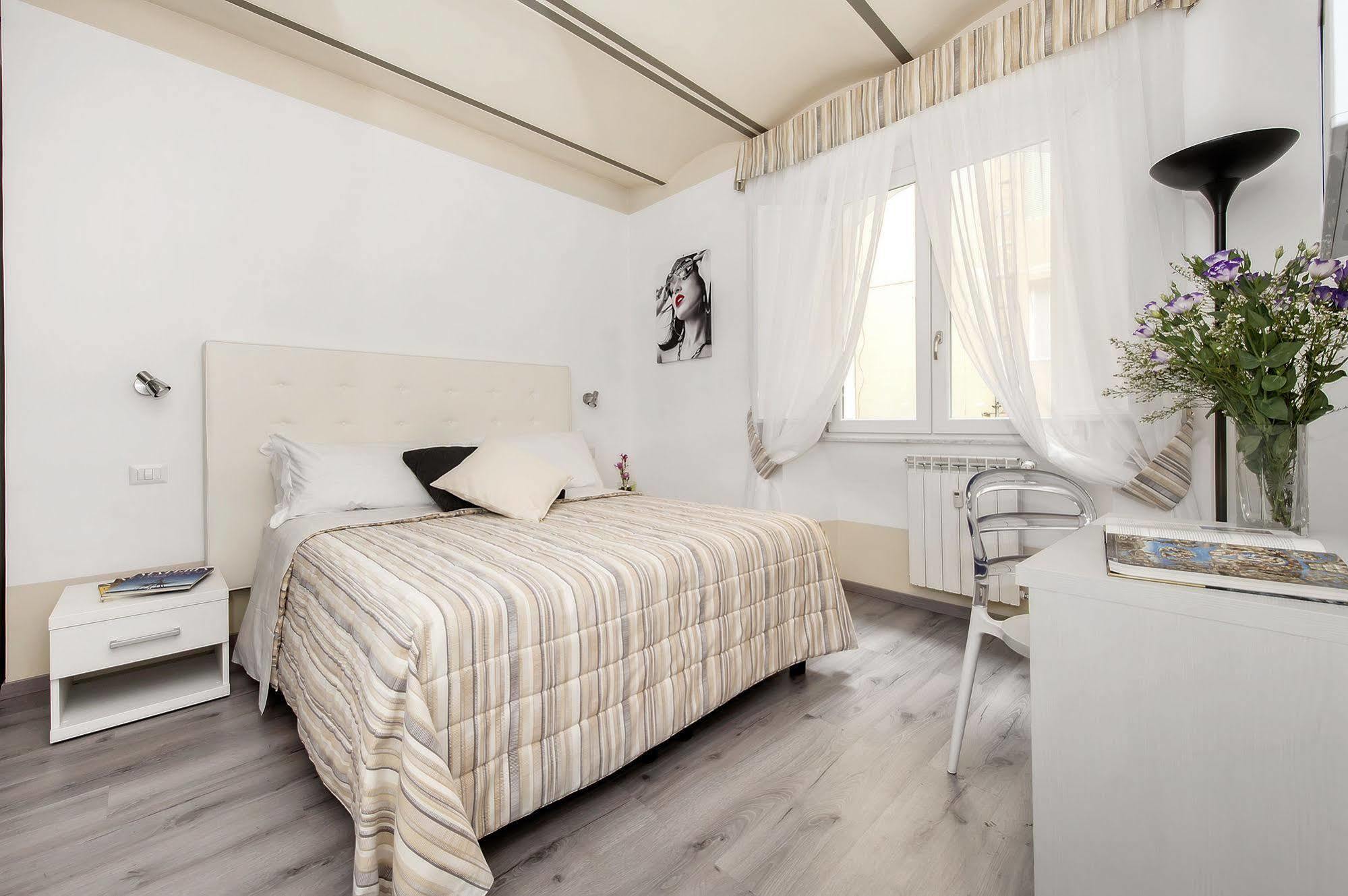 White Colosseo Bed & Breakfast Rome