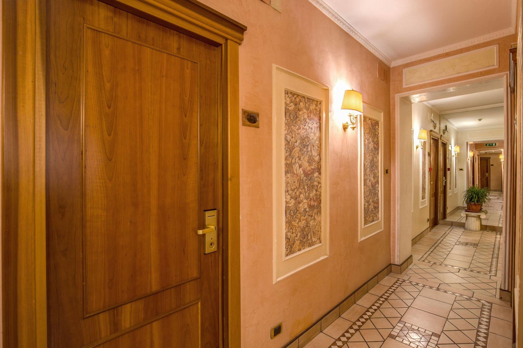 Hotel Montreal Rome