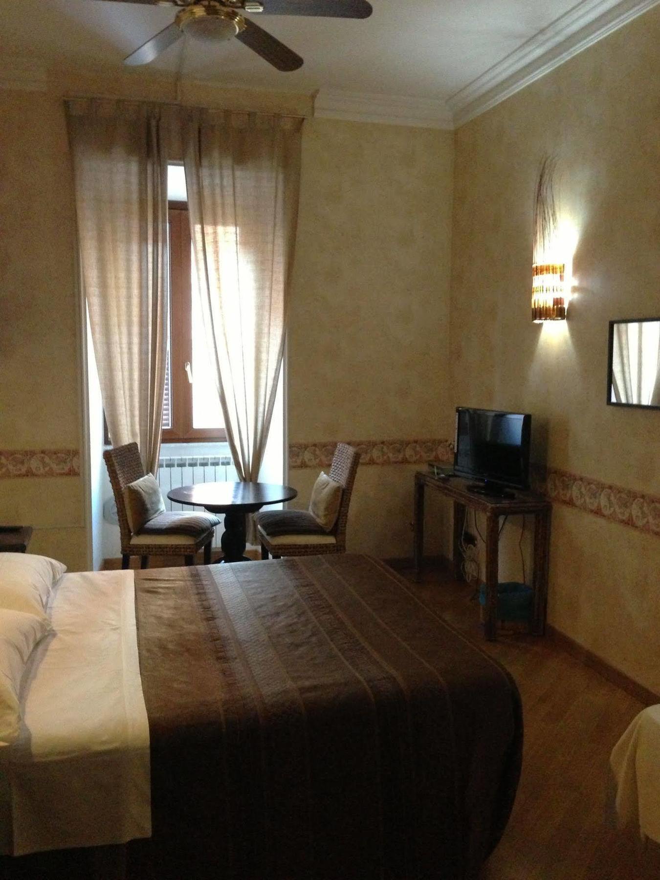 Hotel Twice 3*